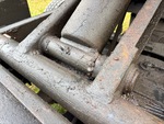 Underbody with Zylinderbolzen und -lager