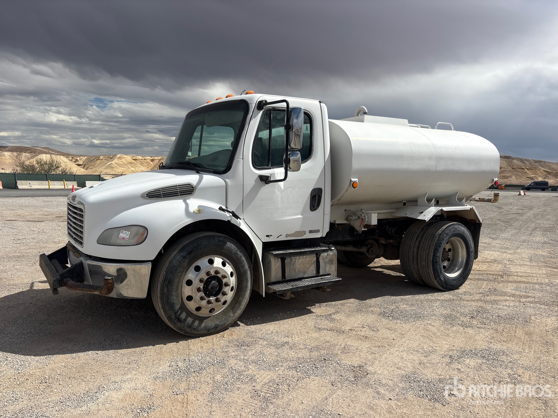 Photo of 2006 Freightliner M2 106