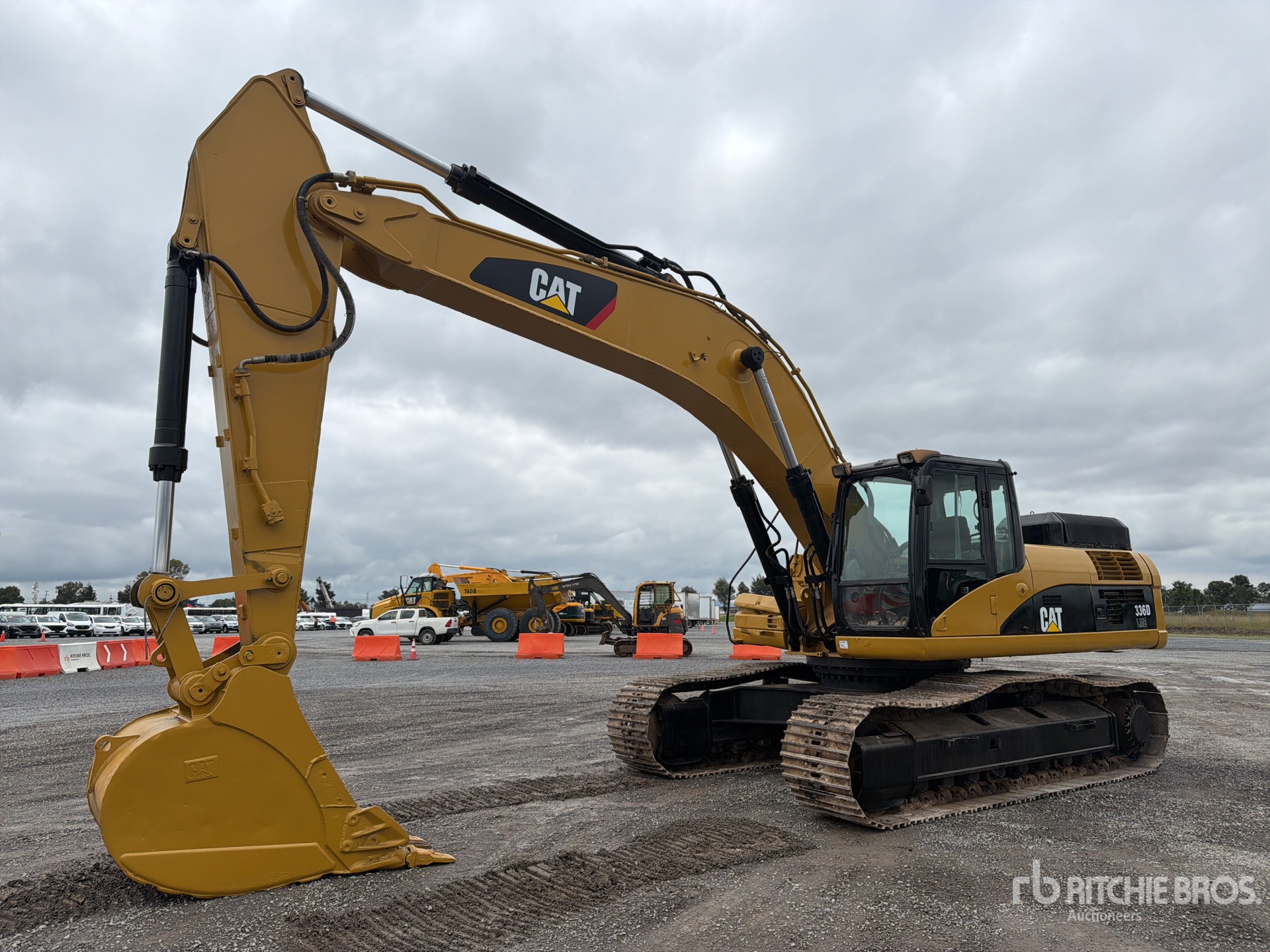 Photo of 2010 Caterpillar 336DL