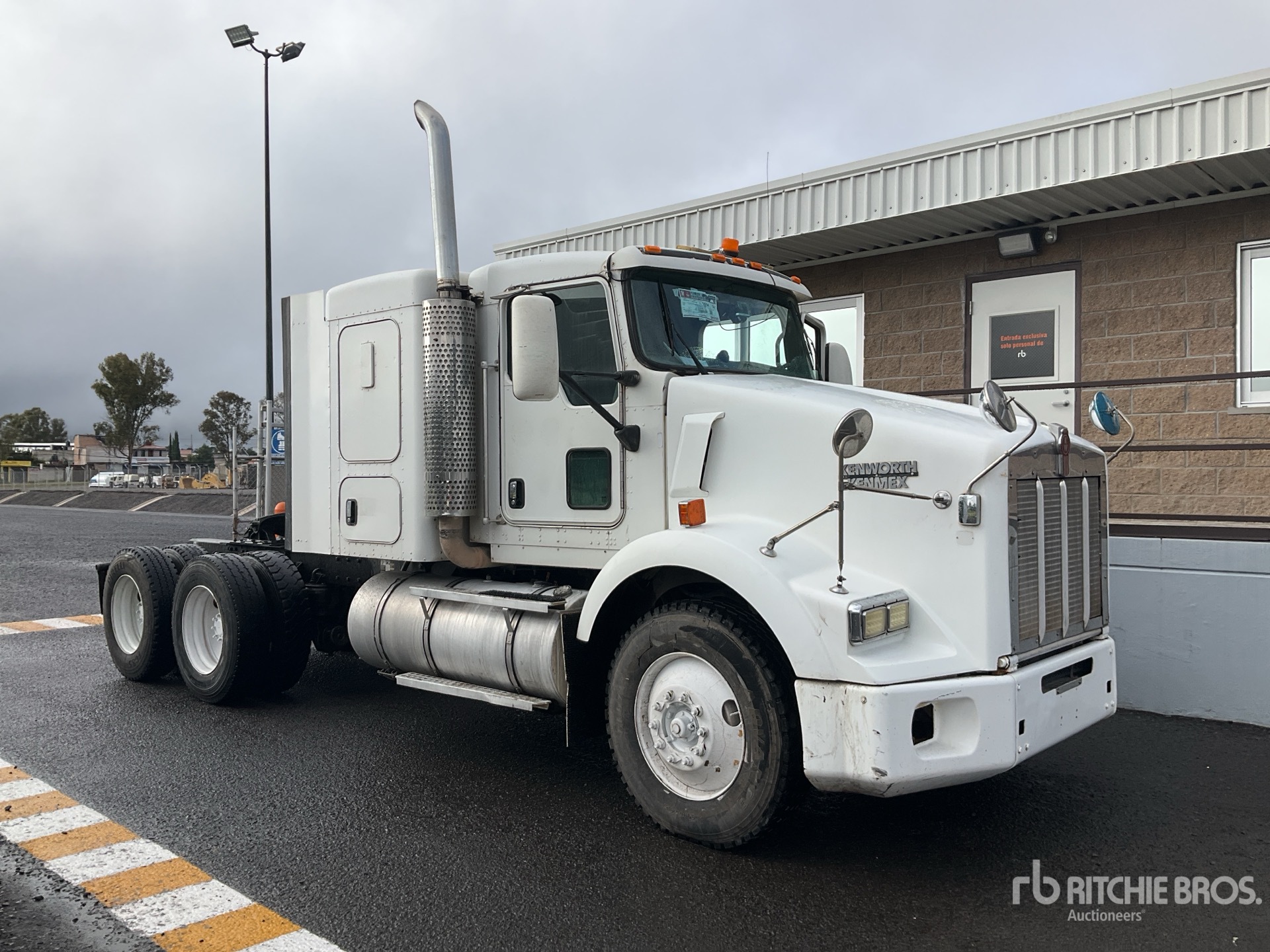 2013 Kenworth T800B