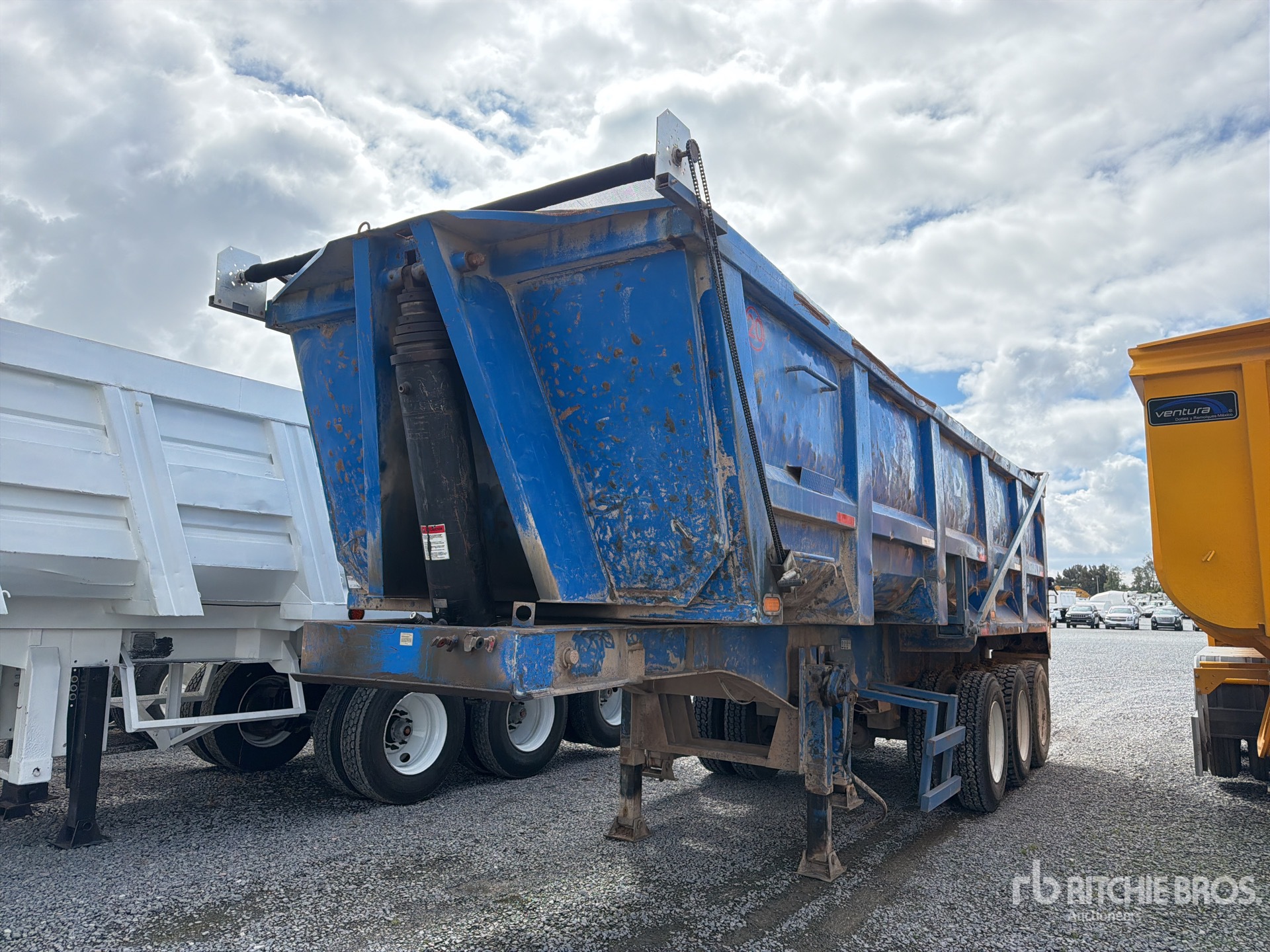 Photo of 2021 Atro 30 ft Tri/A Semirremolque de Vo ...