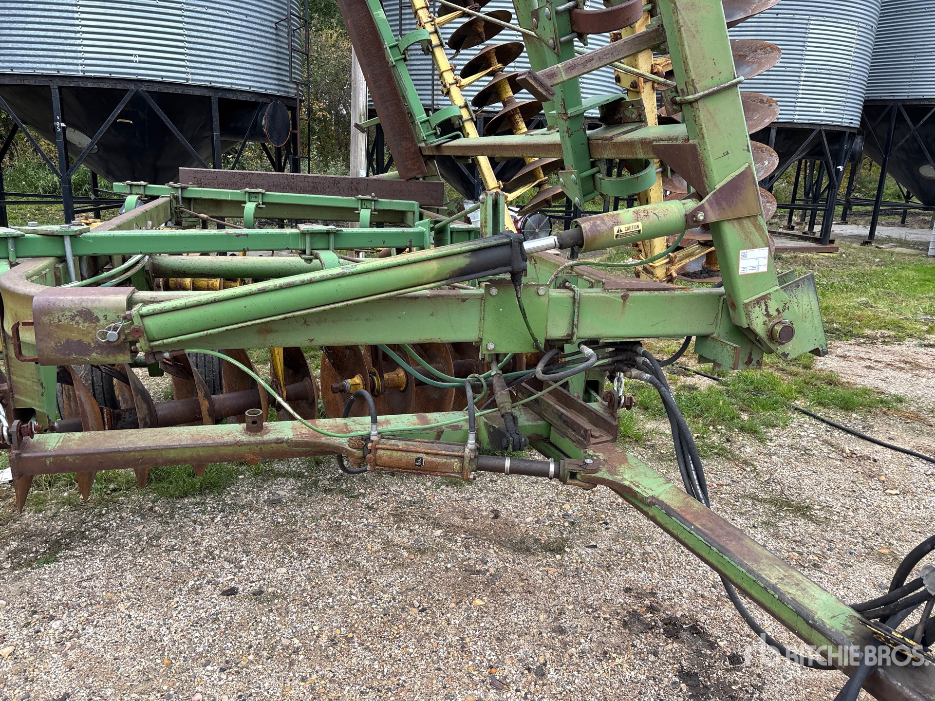 John Deere 220