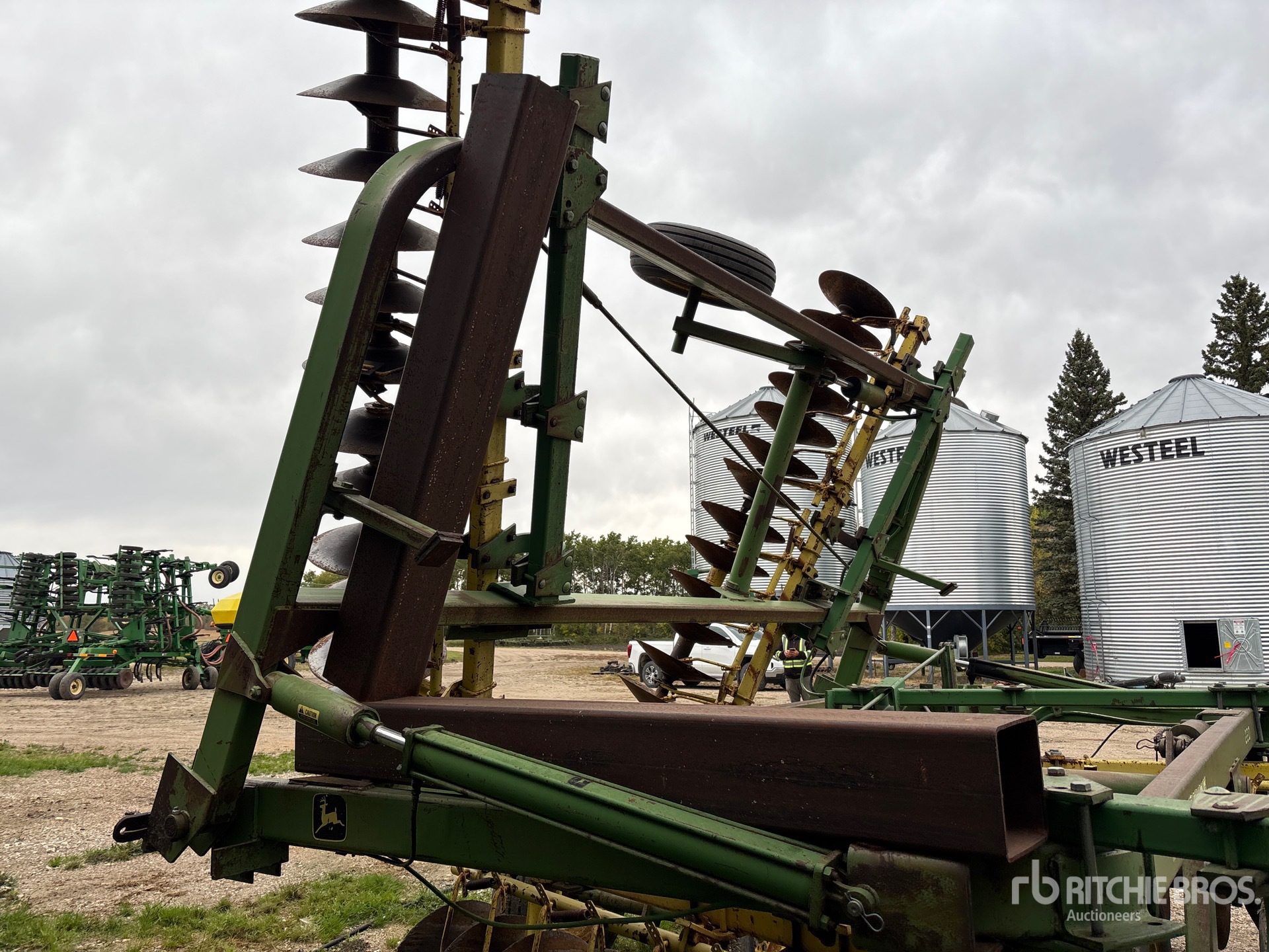 John Deere 220