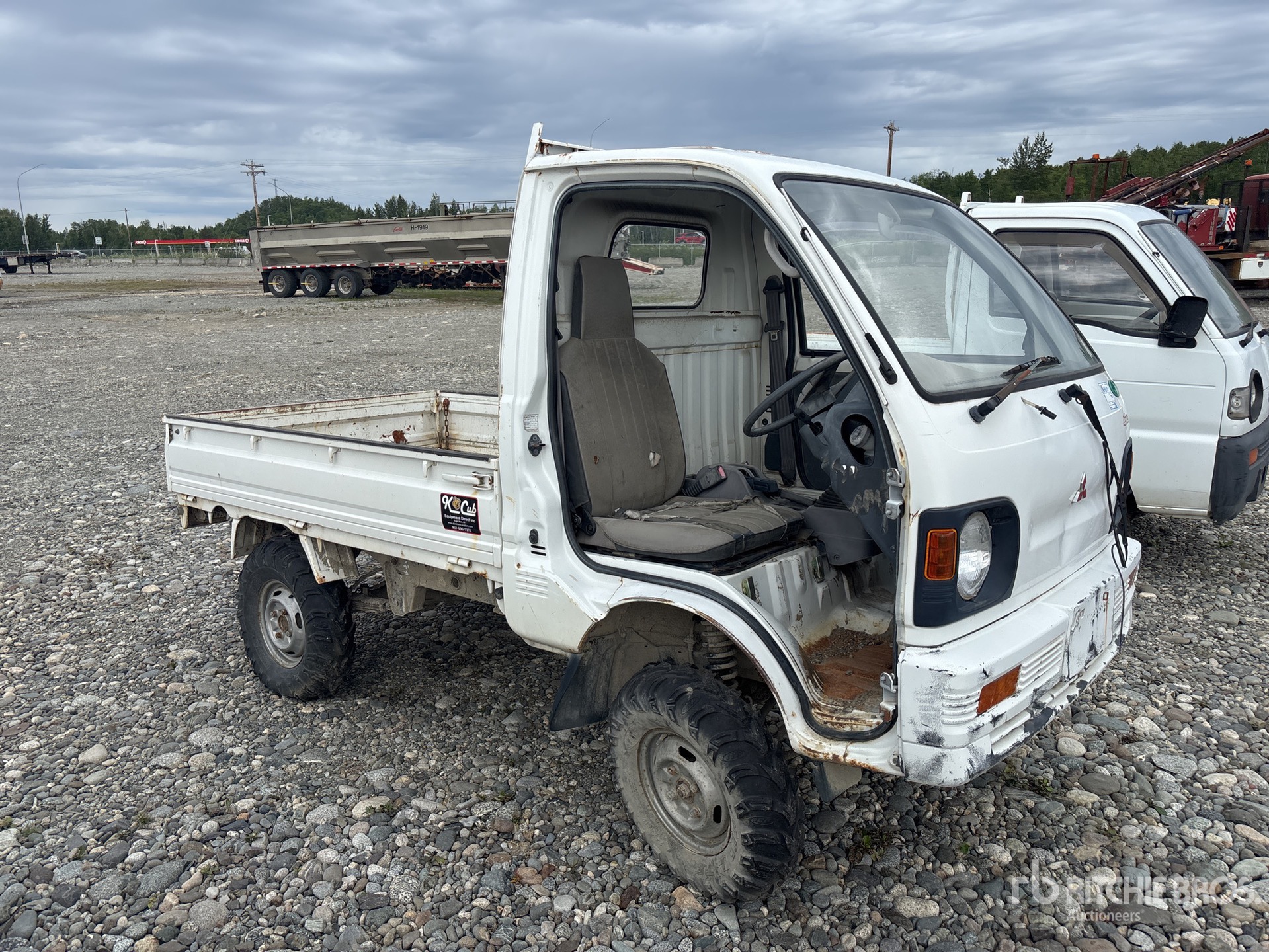 Mitsubishi V-U42T
