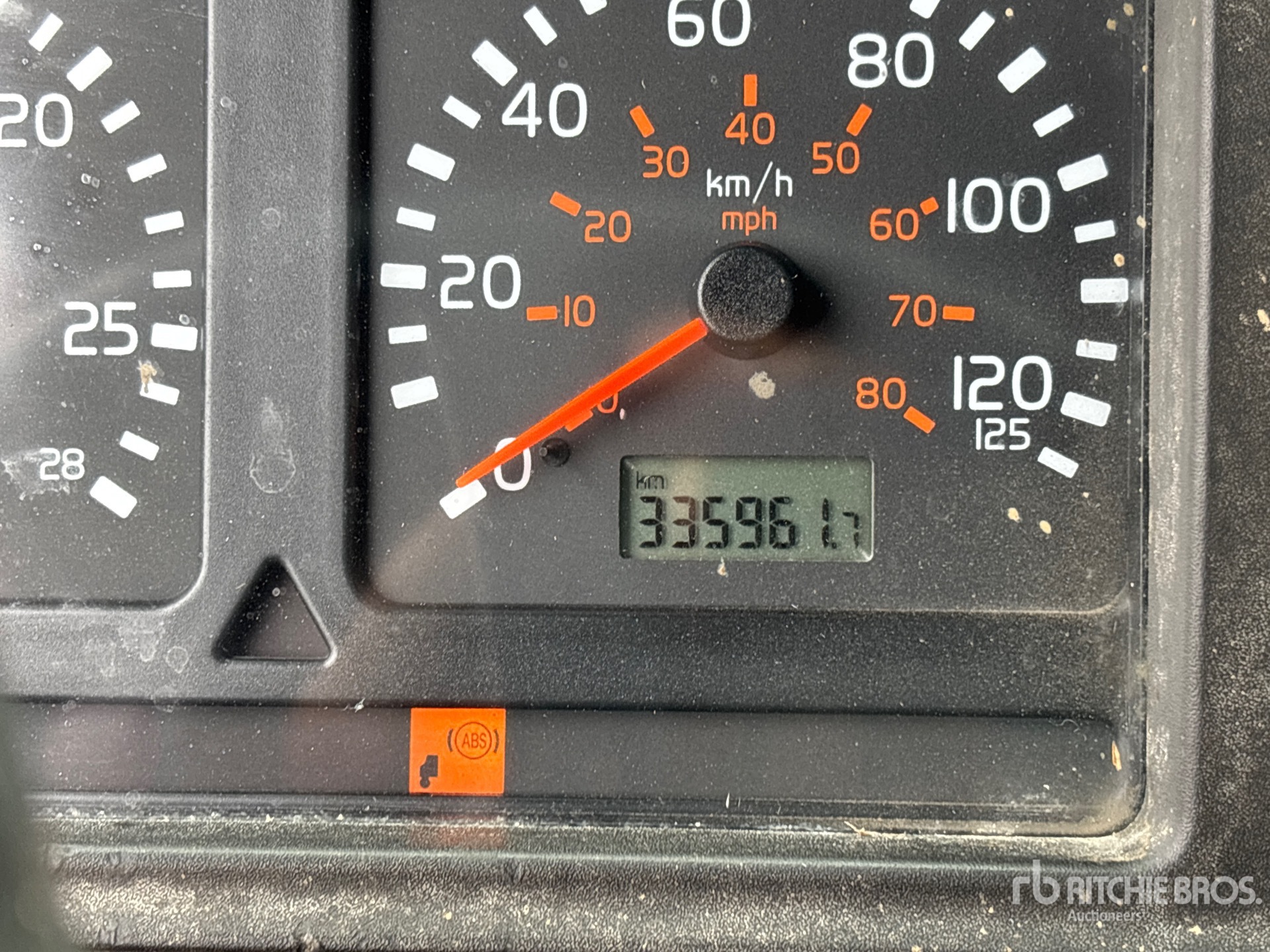 1999 Volvo VNM64T