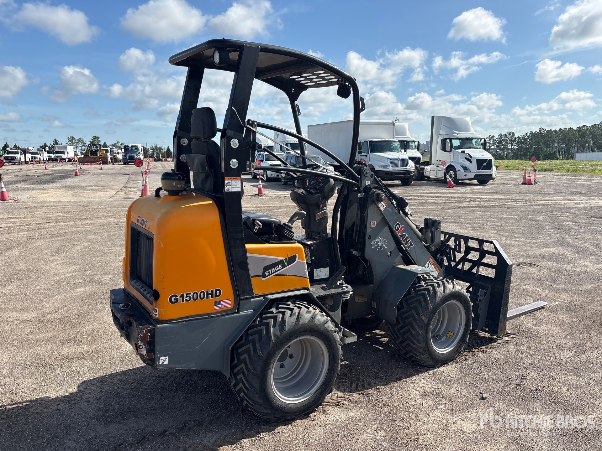 2022 Giant G1500