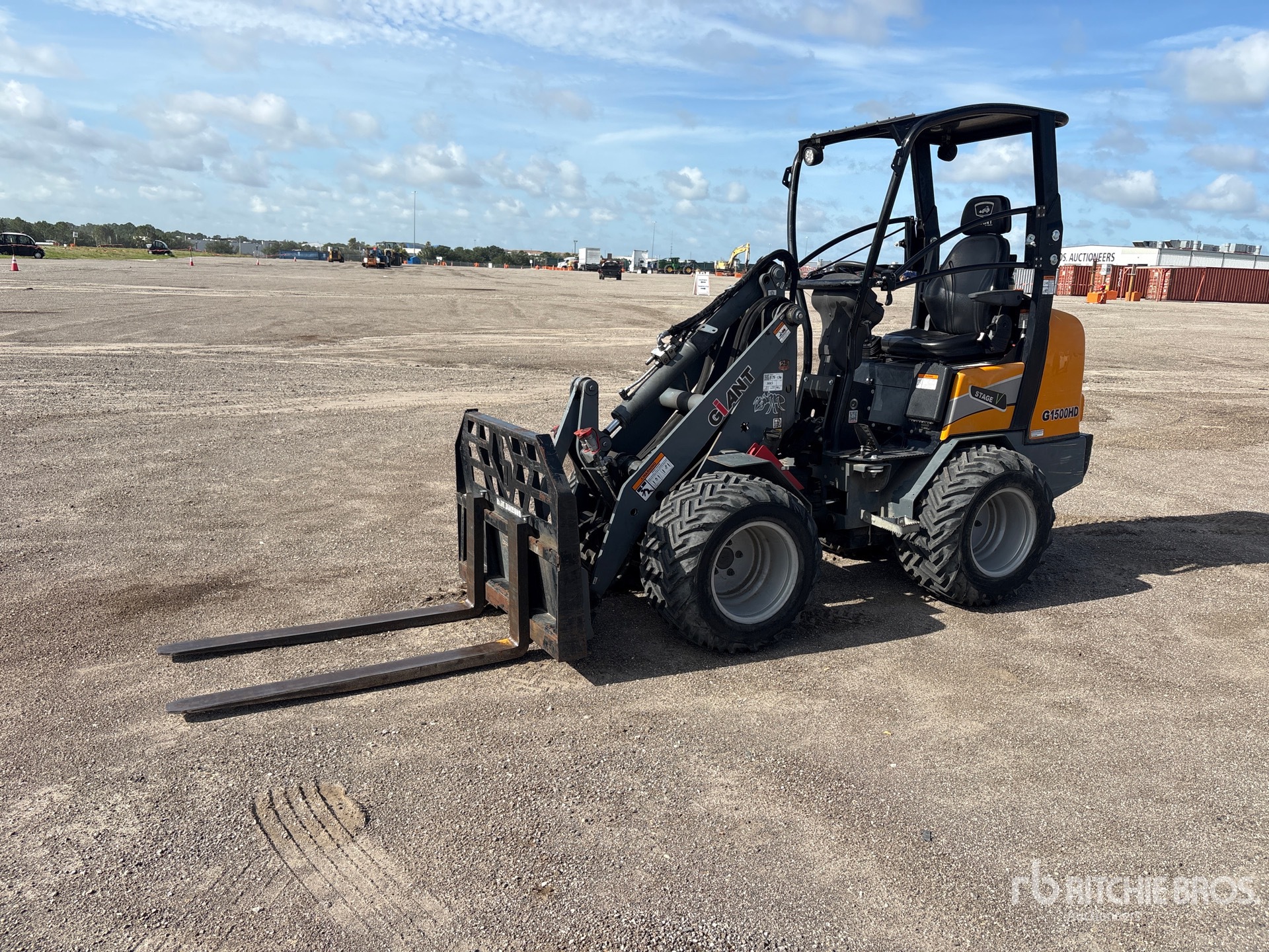 Photo of 2022 Giant G1500