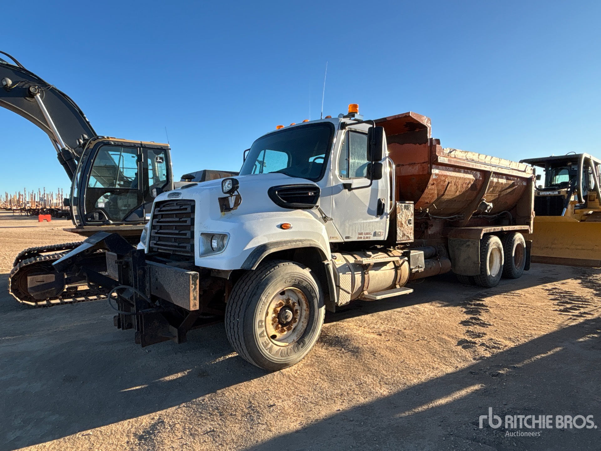 Photo of 2013 Freightliner 114SD