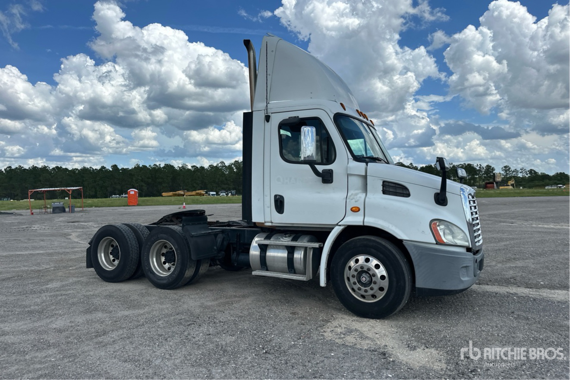 2013 Freightliner CASCADIA 113