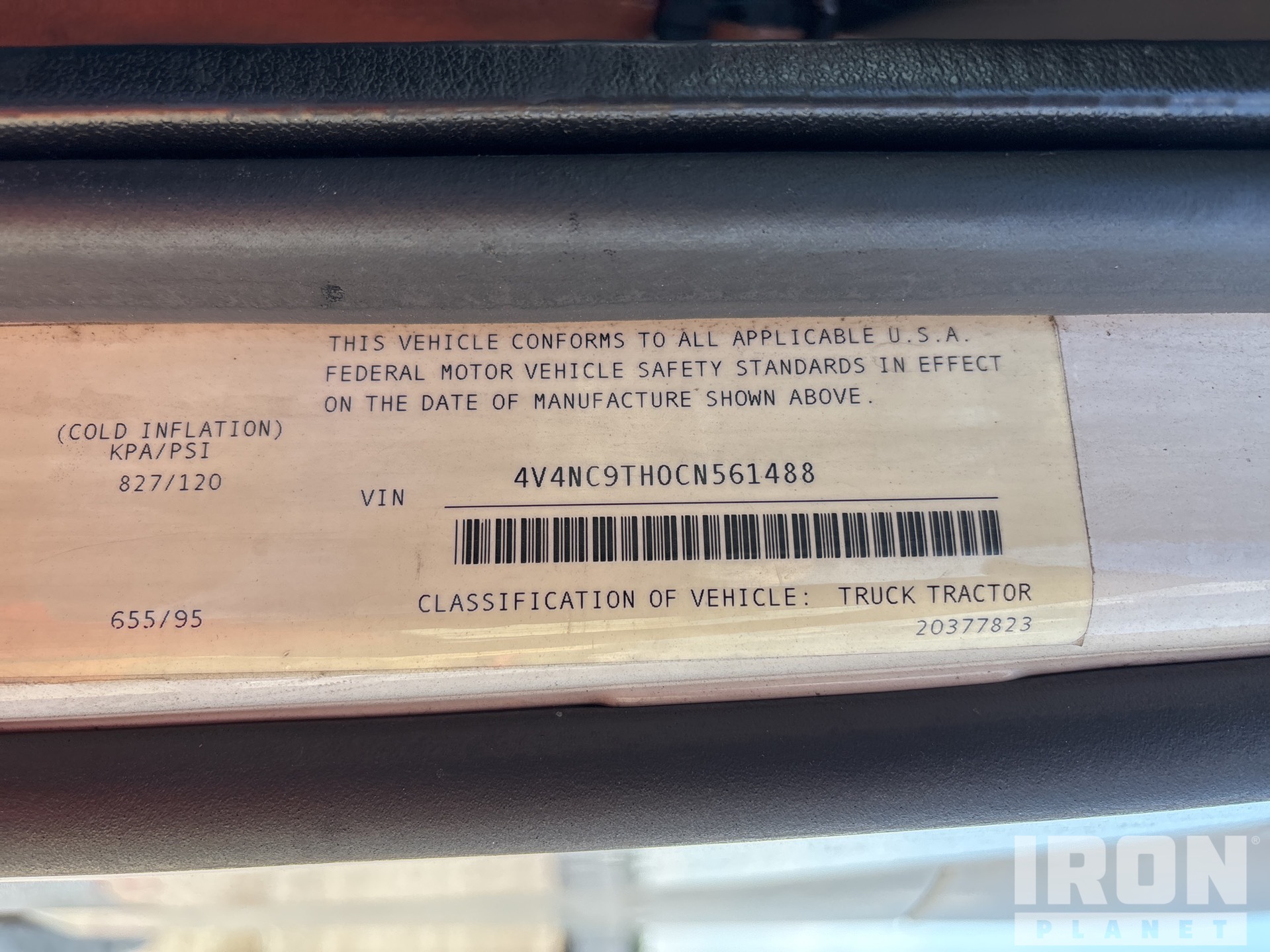 2012 Volvo VNL