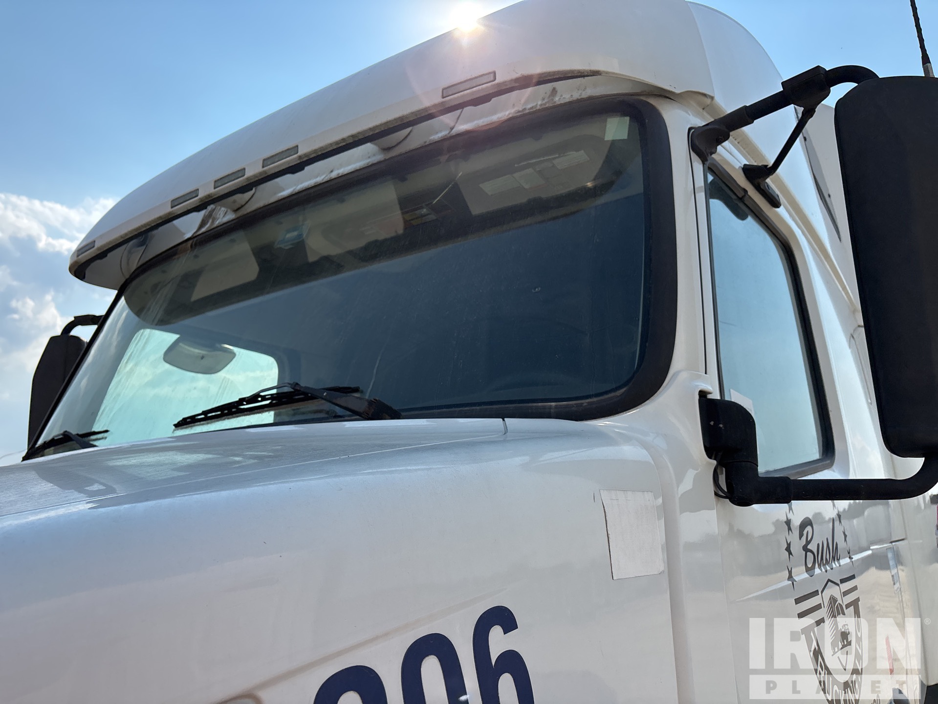 2012 Volvo VNL