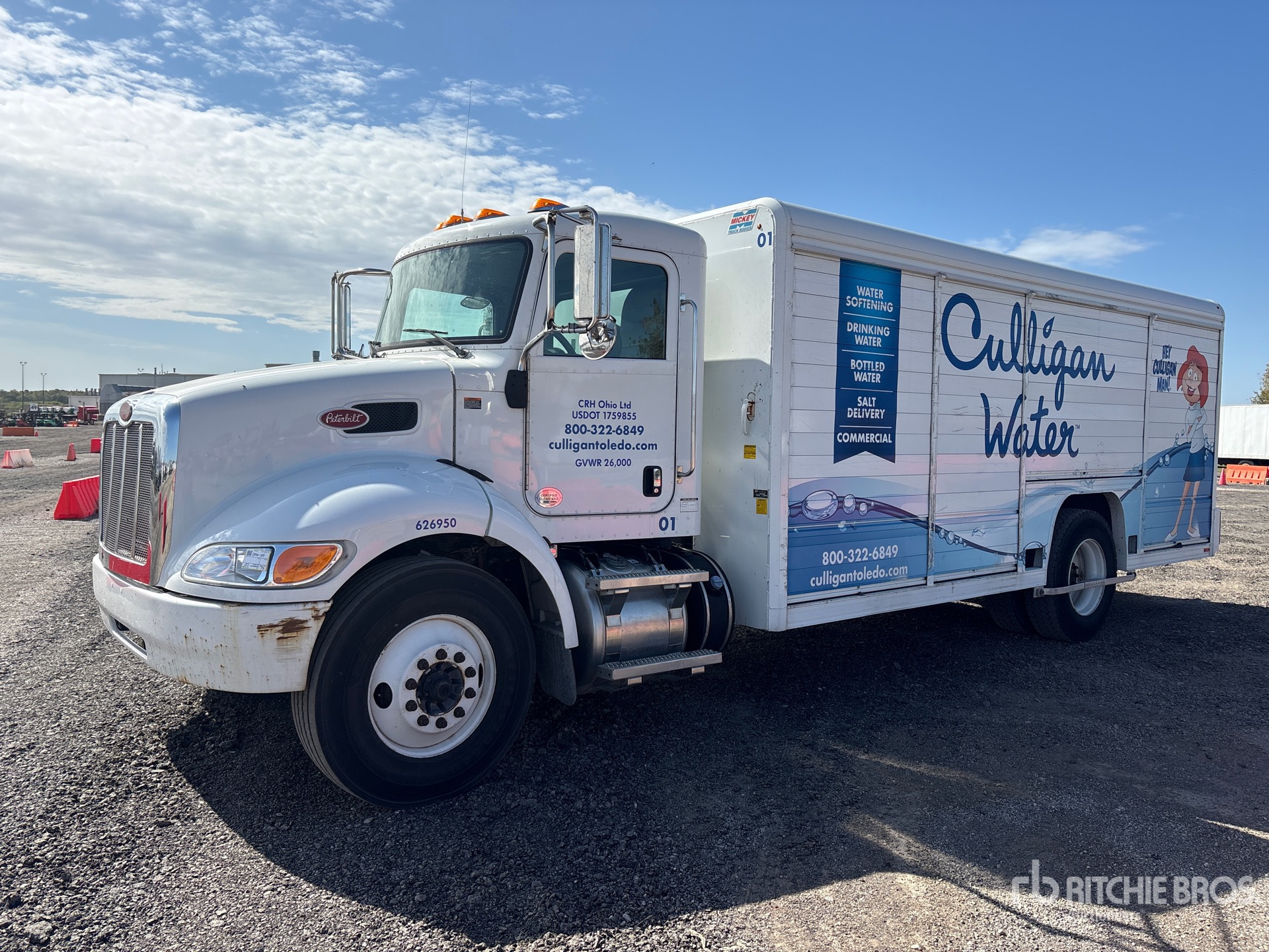 2019 Peterbilt 330