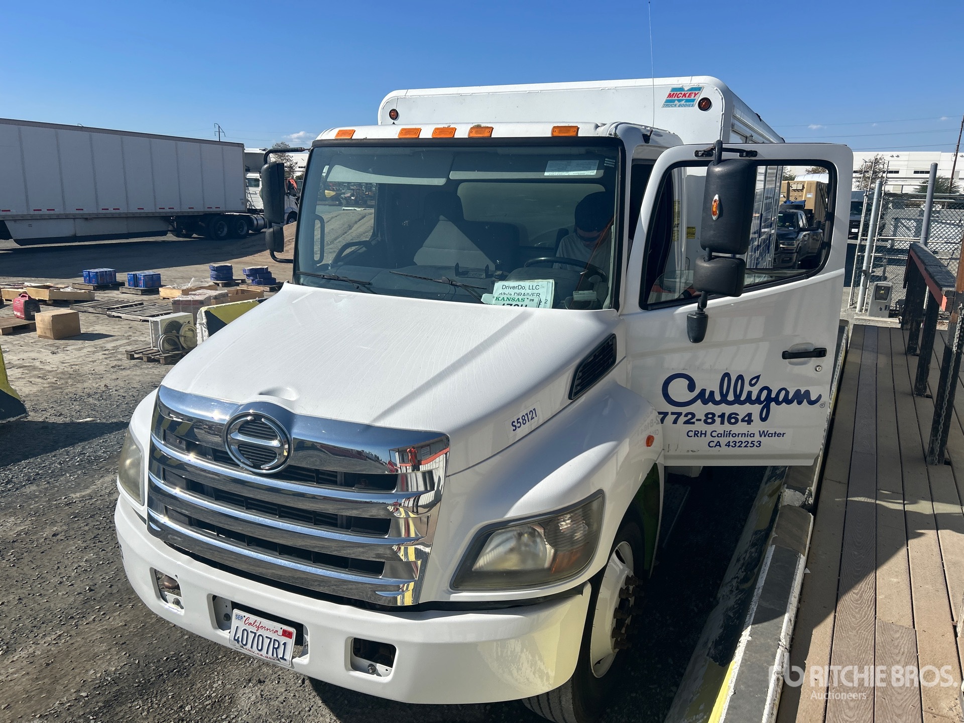 2015 Hino 268