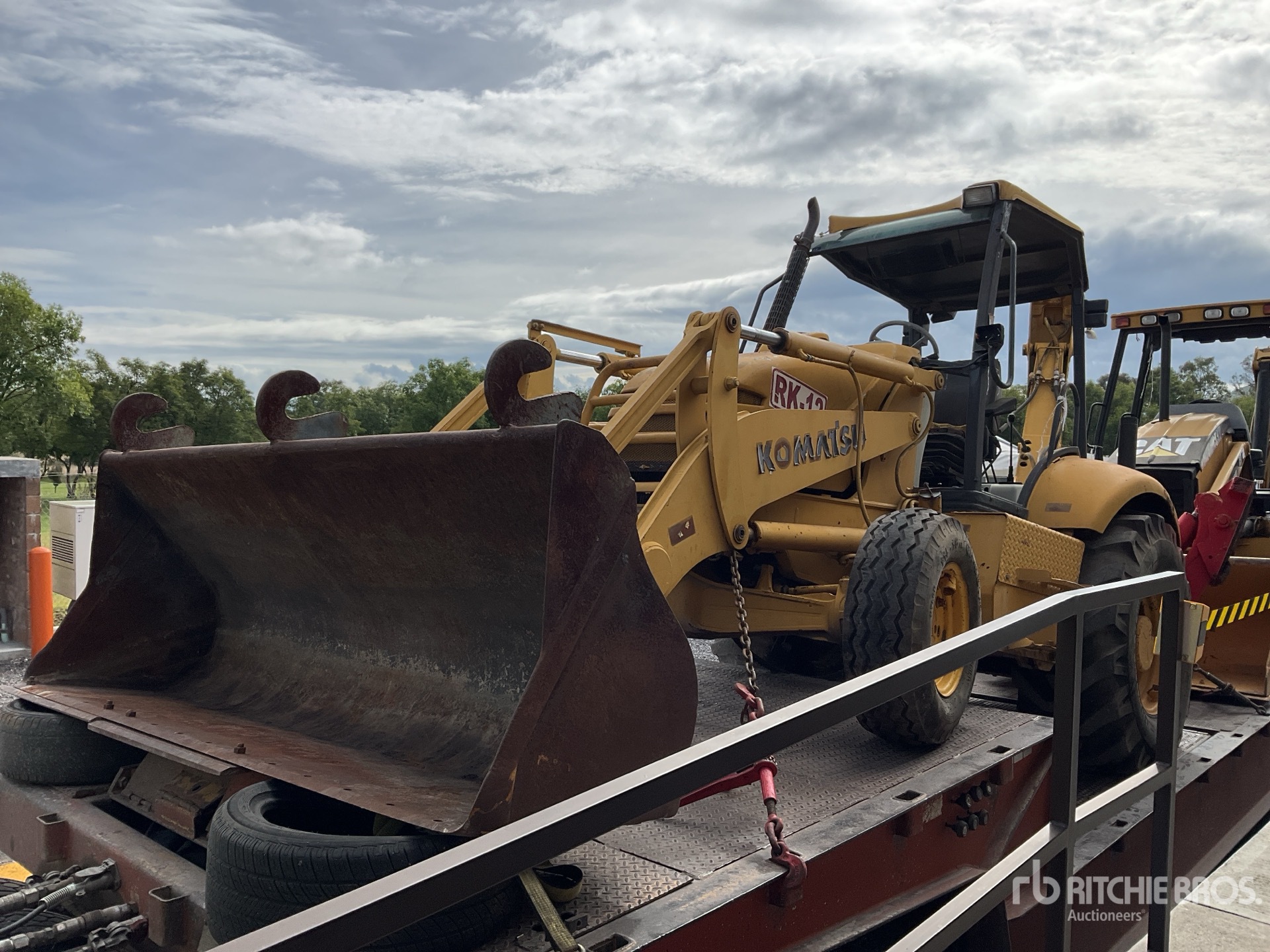 2003 Komatsu WB140-2N