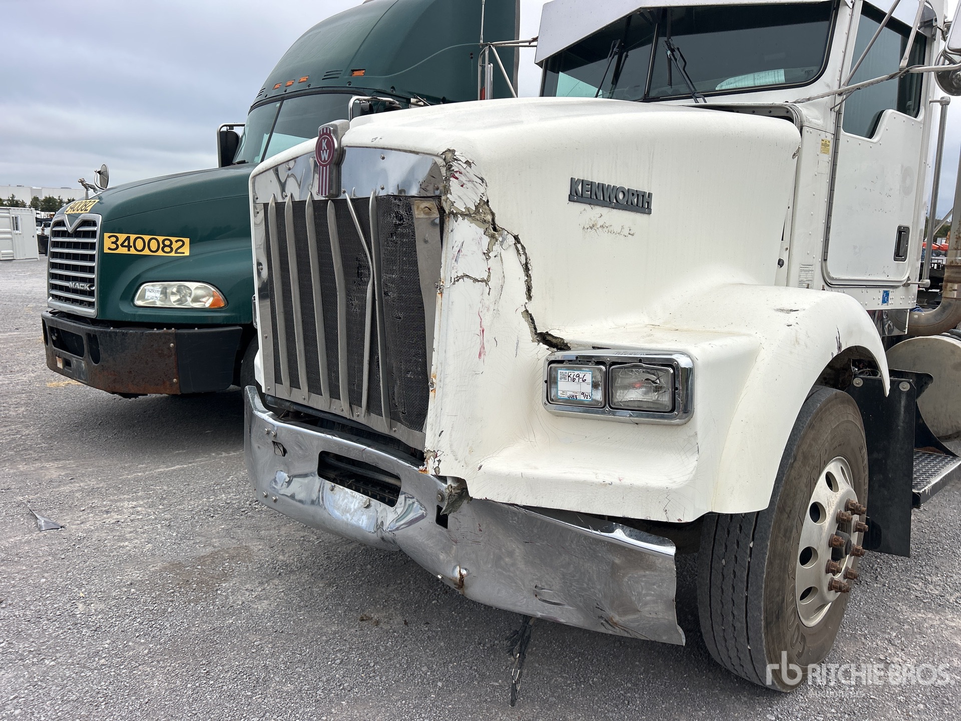2002 Kenworth T800