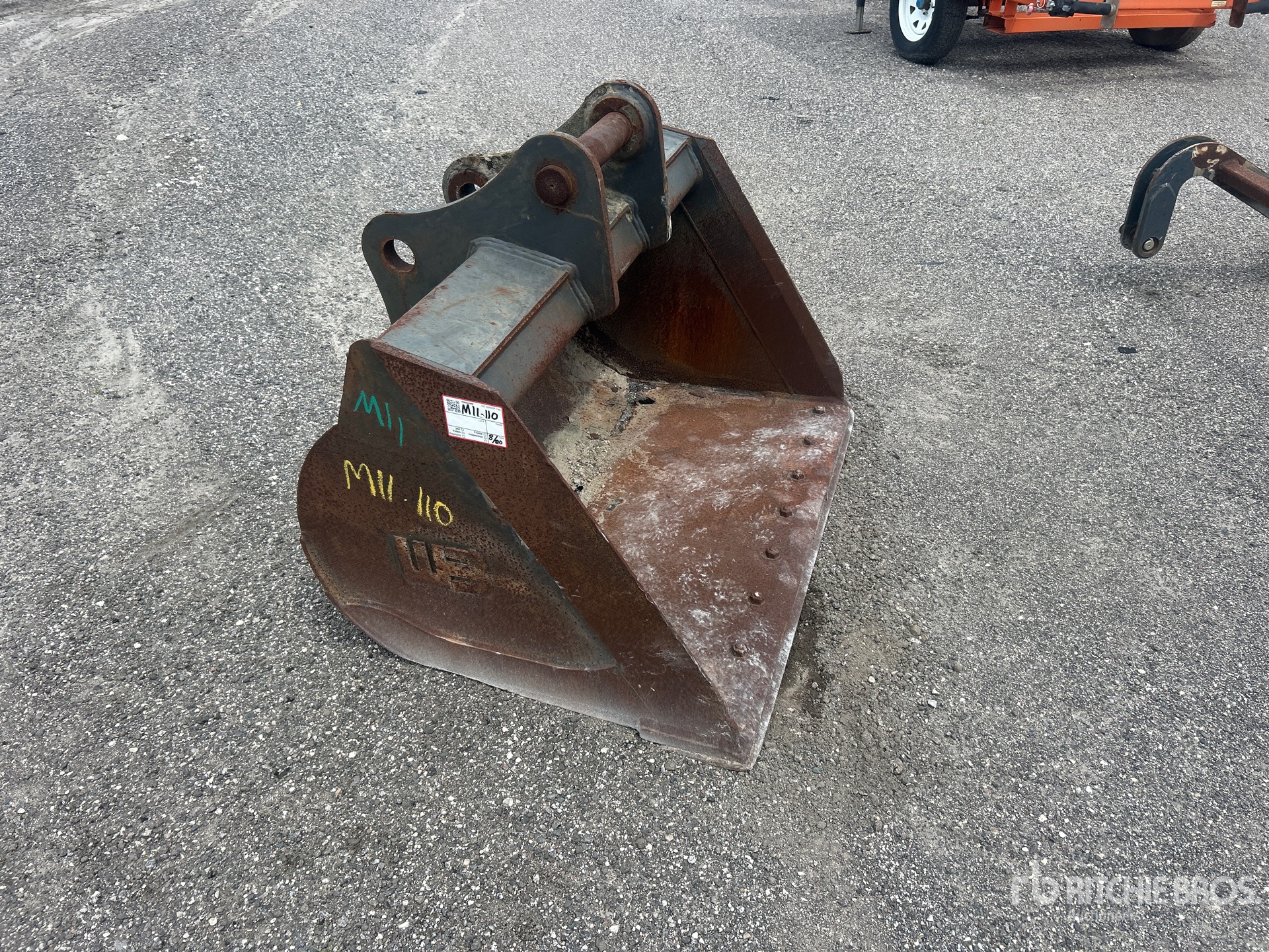 Werk-Brau 48 in 0.64 cyd Cleanup - Fits V ...