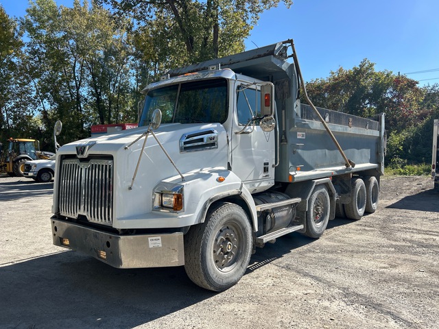 2014 Western Star 4700SB 8x4 Tri/A Dump Truck