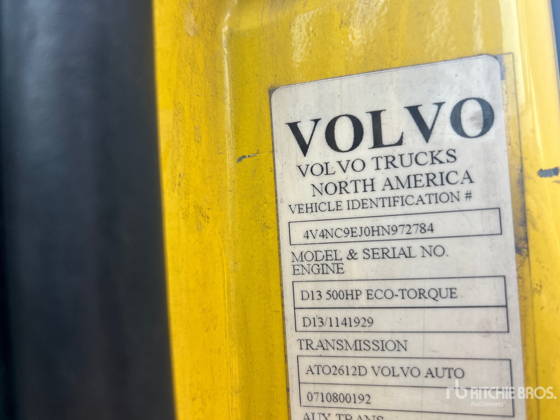 2017 Volvo VNL