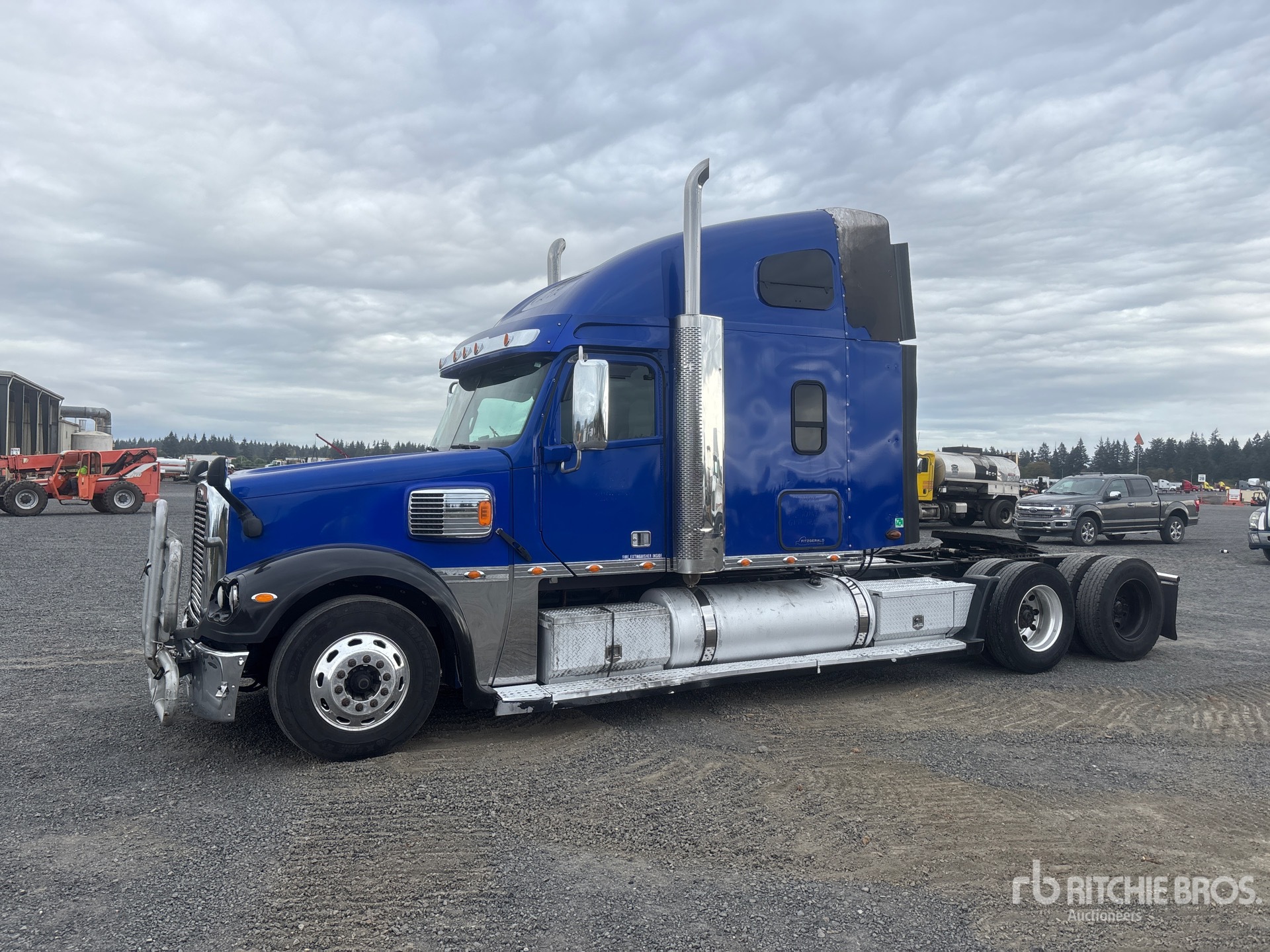 2019 Freightliner Coronado 122SD