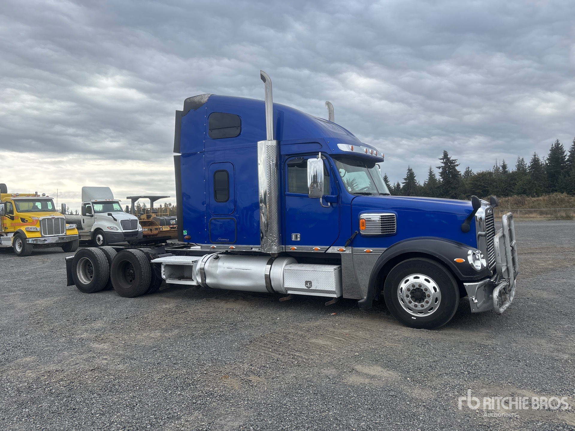 2019 Freightliner Coronado 122SD