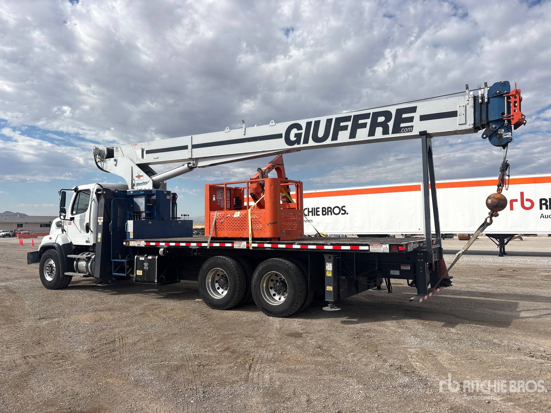 2022 Freightliner 108SD