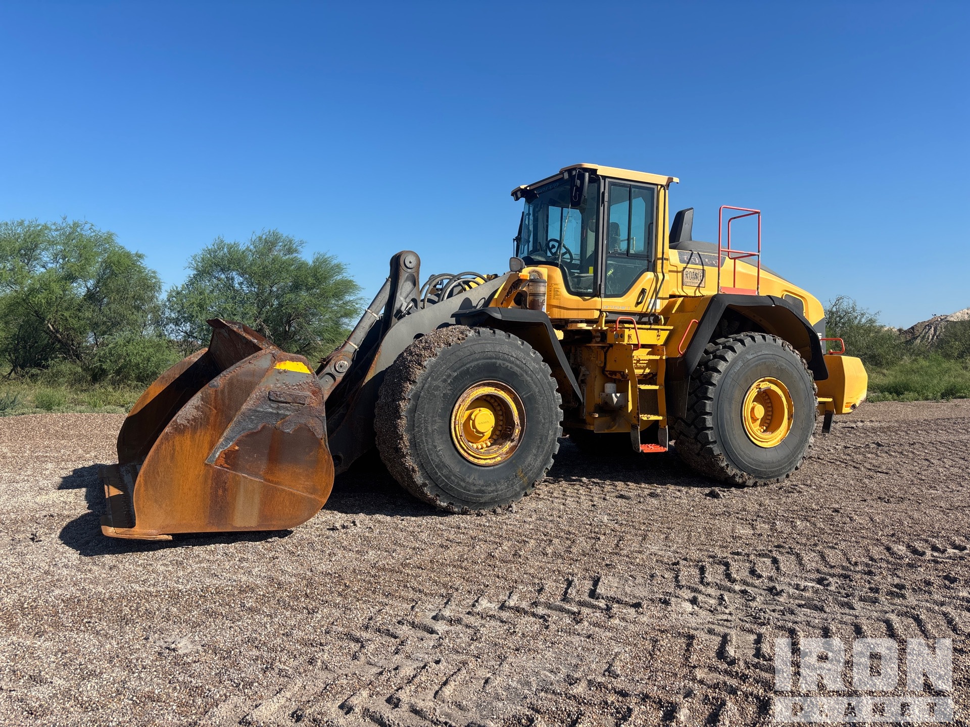 2020 Volvo L220H