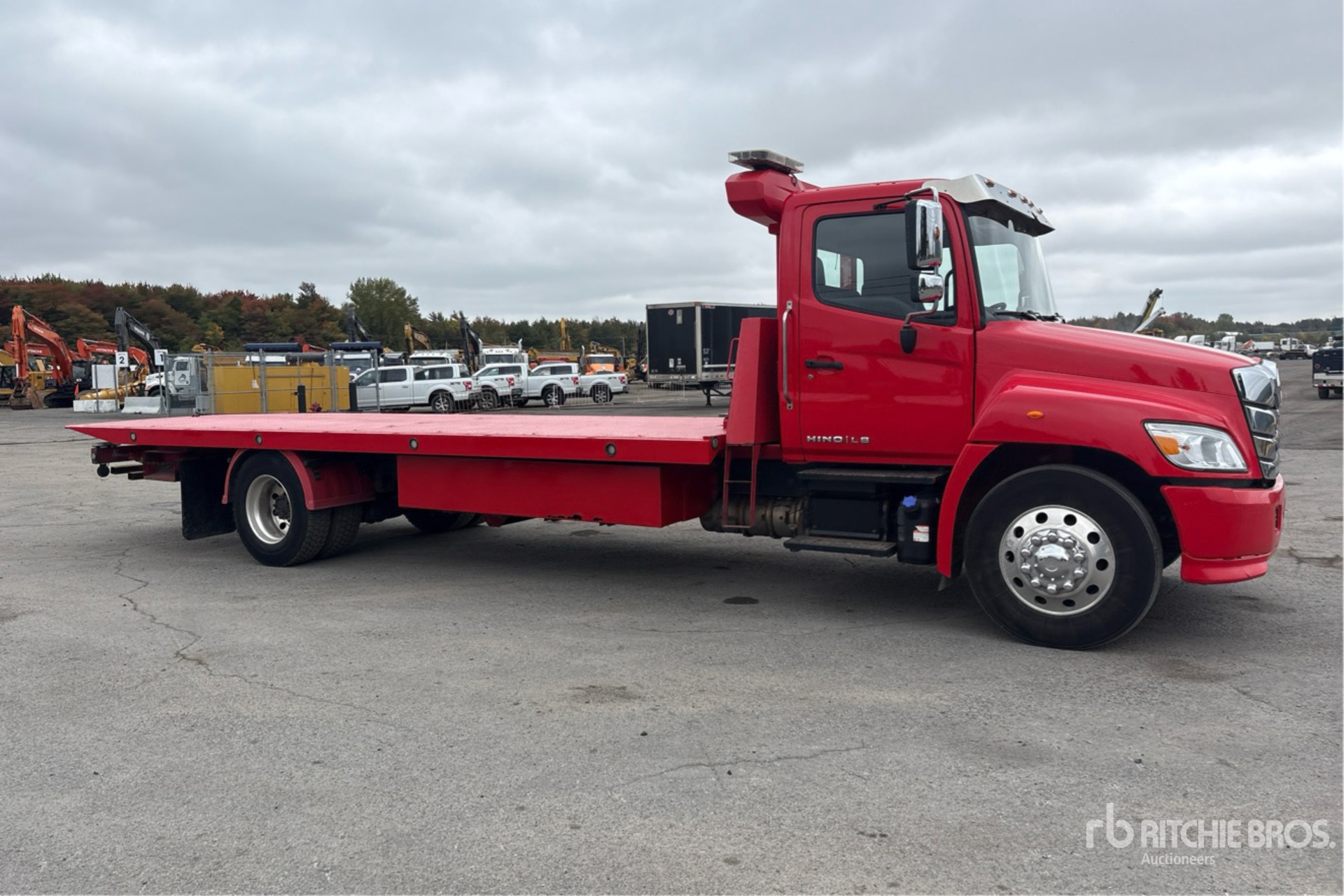 2023 Hino L8