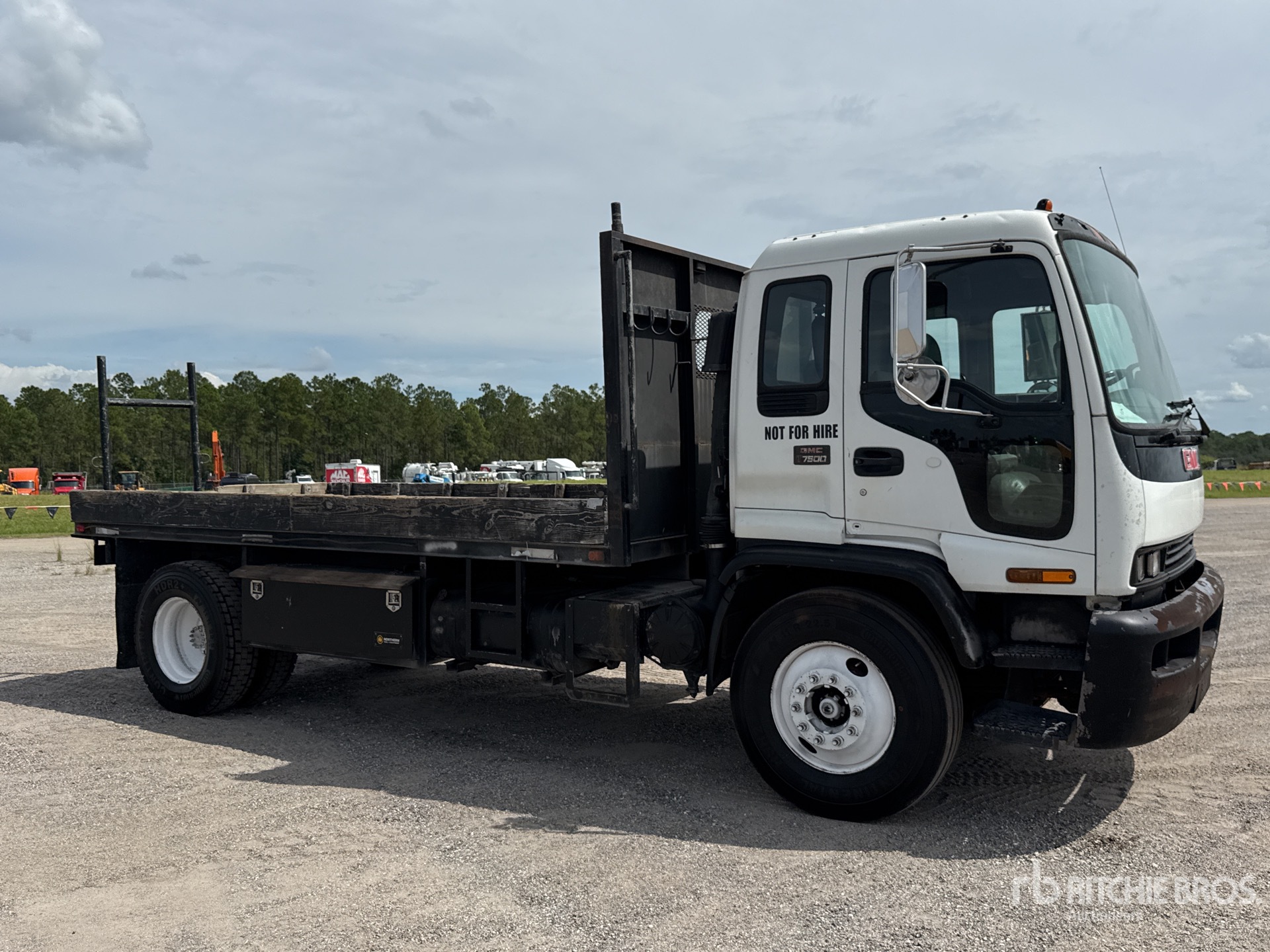 2002 GMC T7500