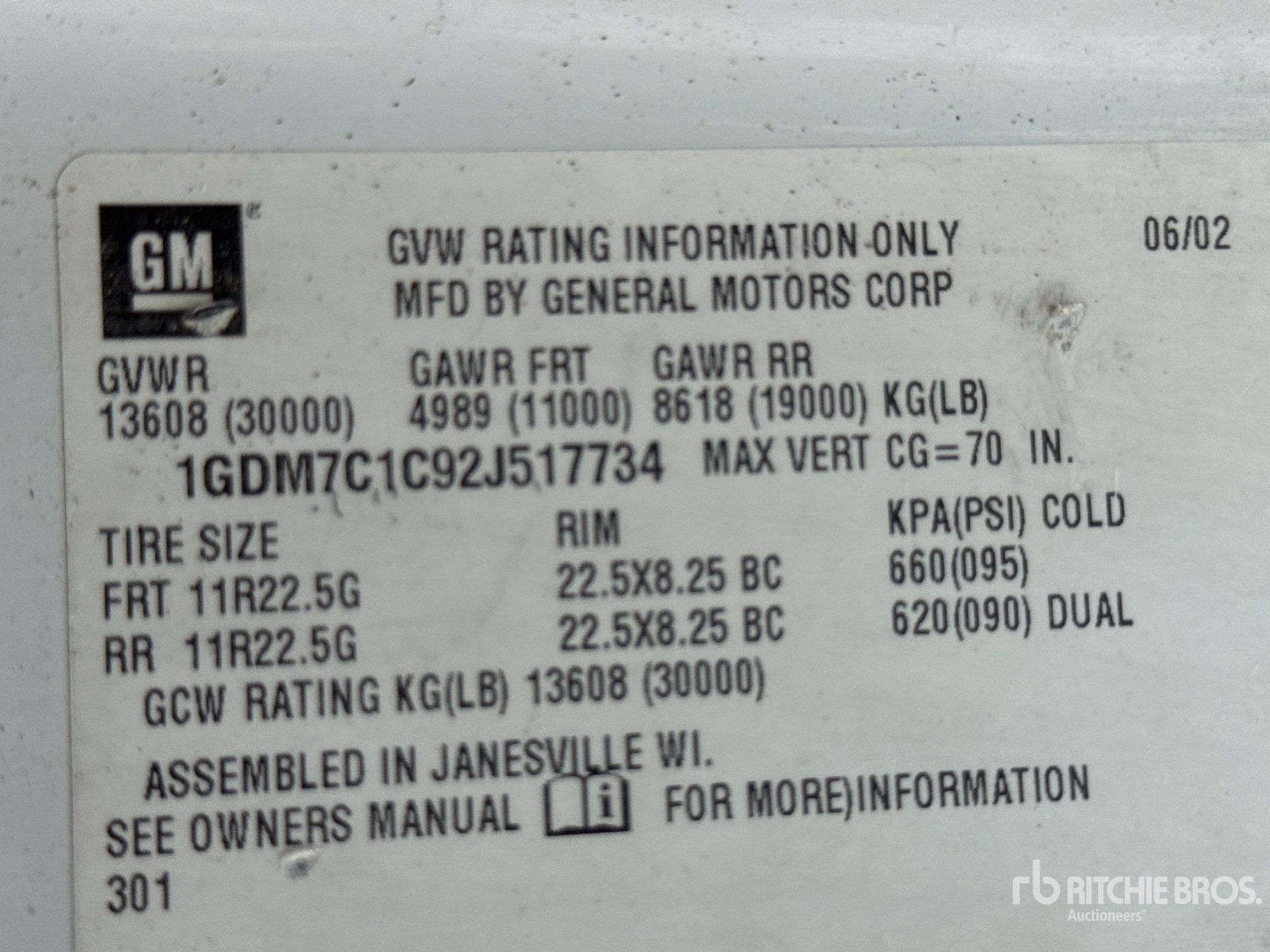 2002 GMC T7500