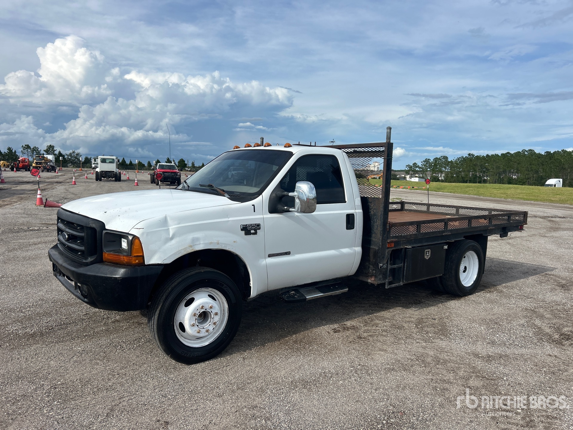 Photo of 1999 Ford F-550