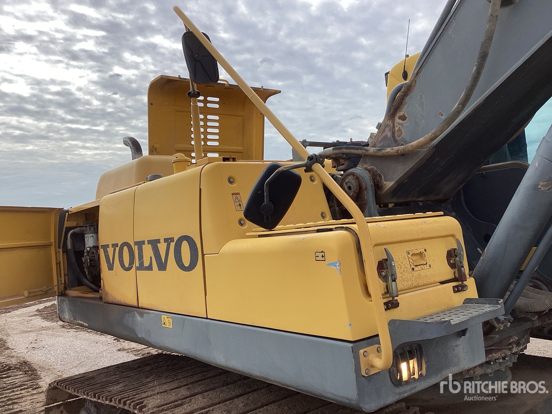 2002 Volvo EC330B LC