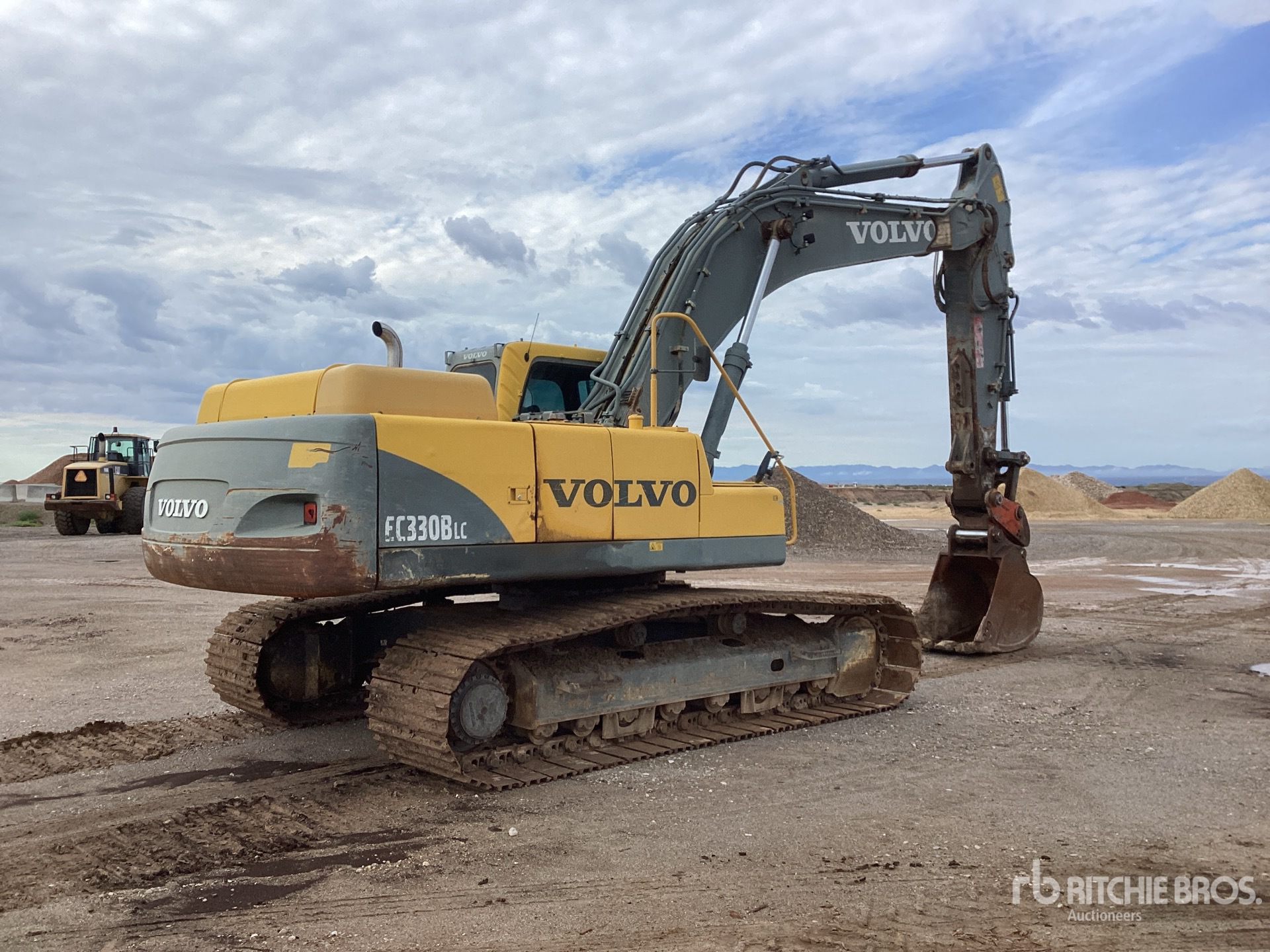 2002 Volvo EC330B LC