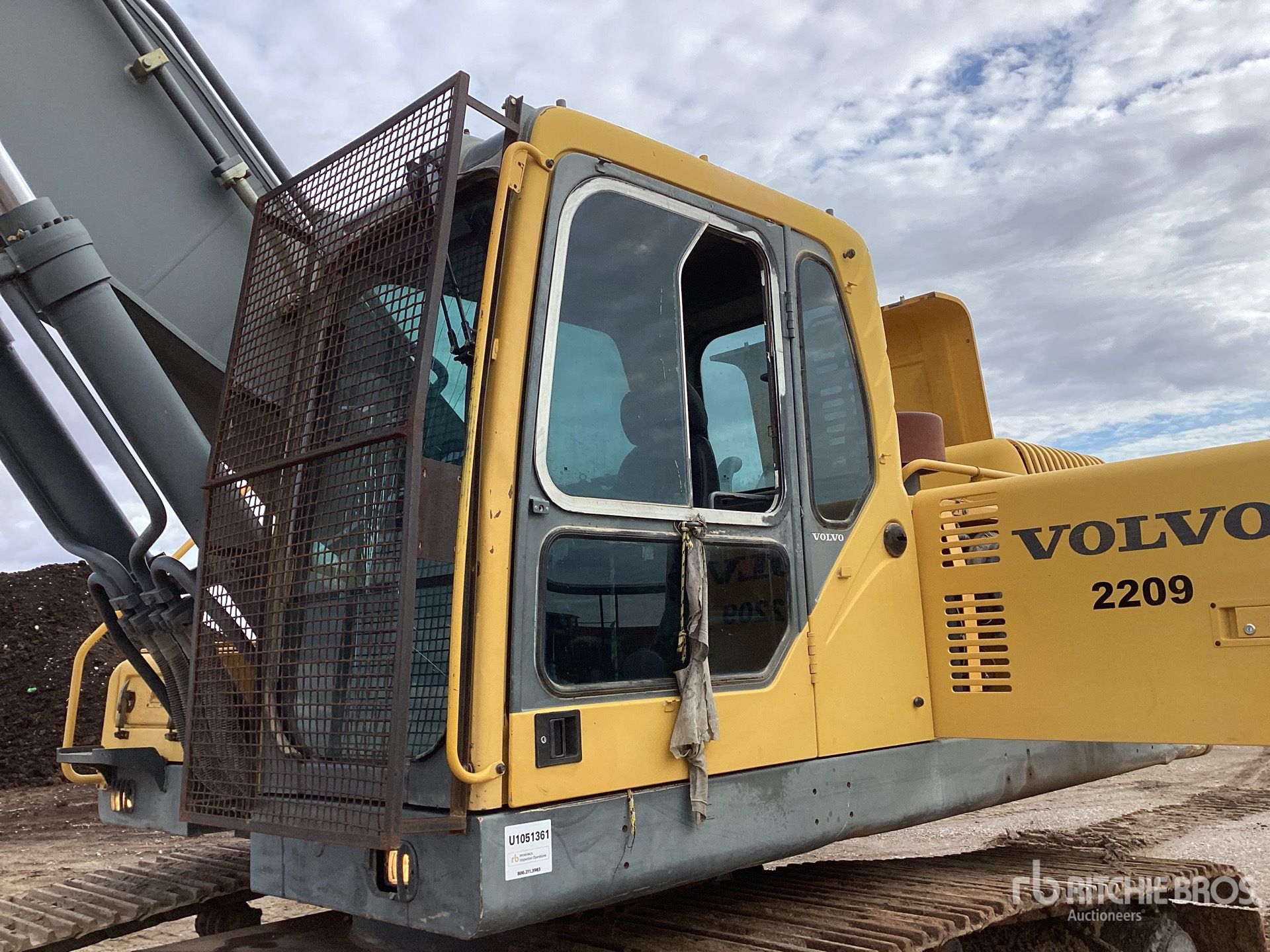 2002 Volvo EC330B LC