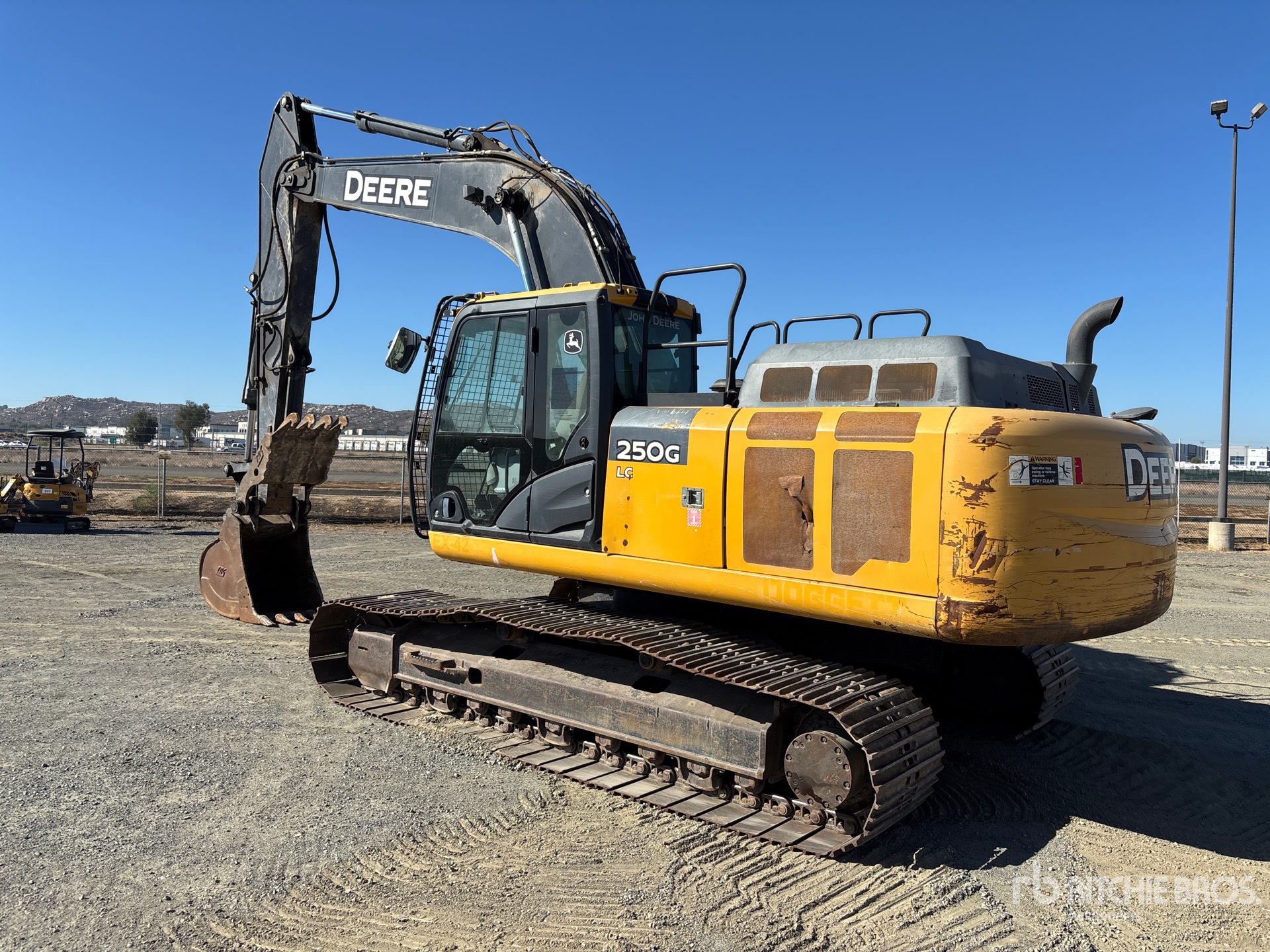 2019 John Deere 250G