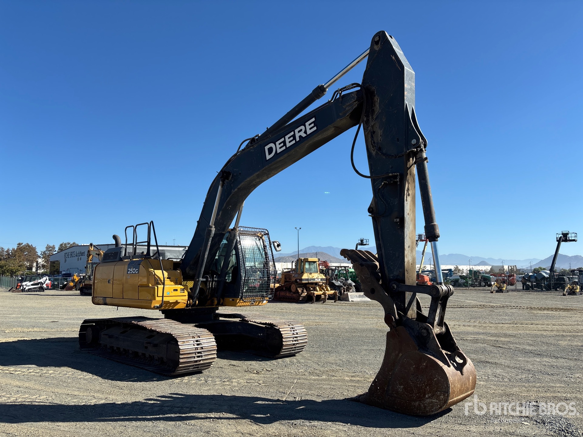 2019 John Deere 250G