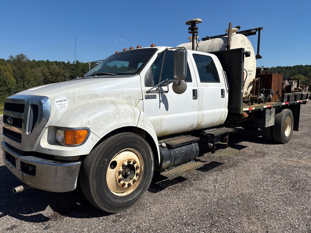 2011 Ford F-650 XL 4x2 Crew Cab Flatbed Truck