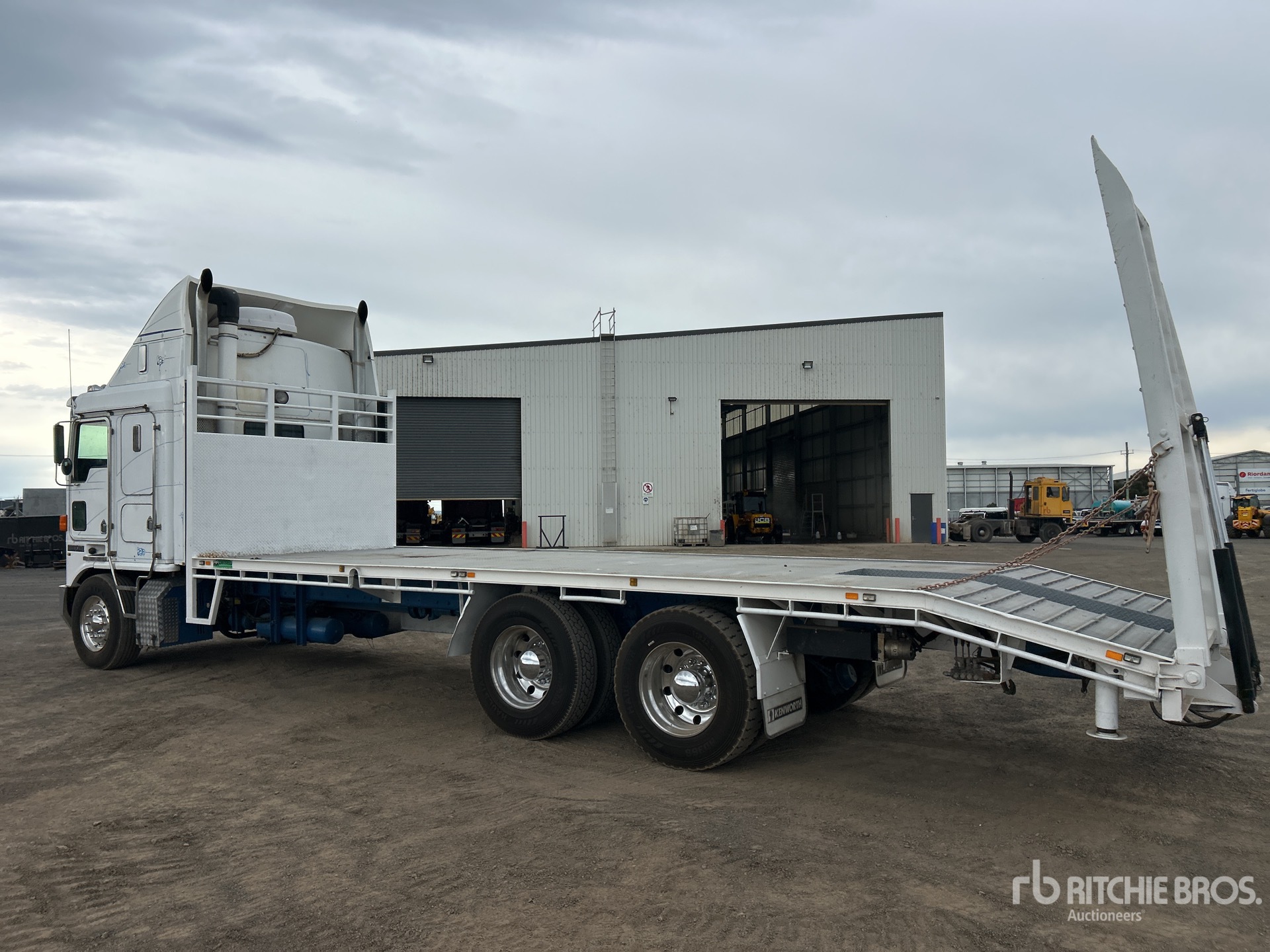 2004 Kenworth K104