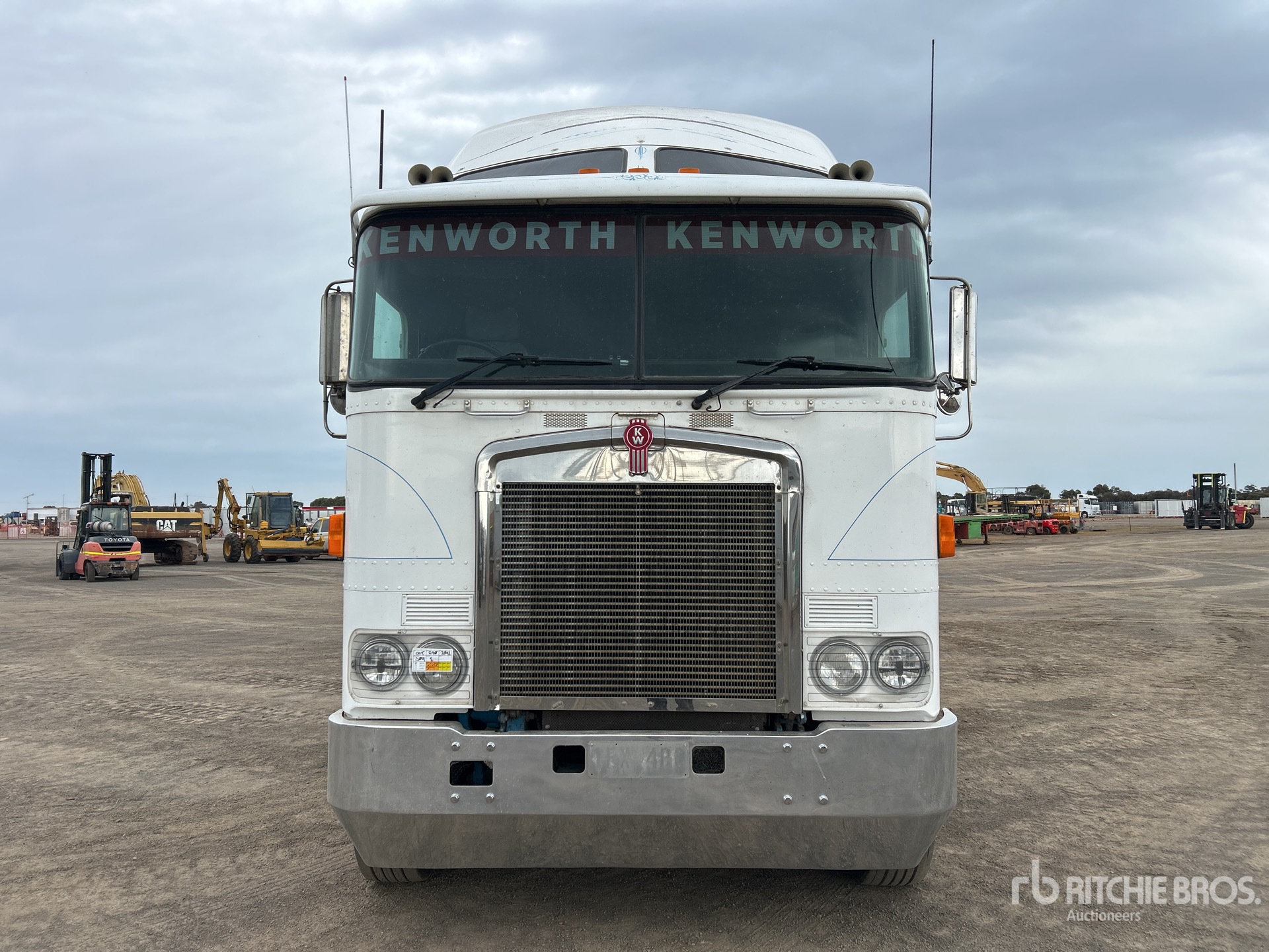2004 Kenworth K104