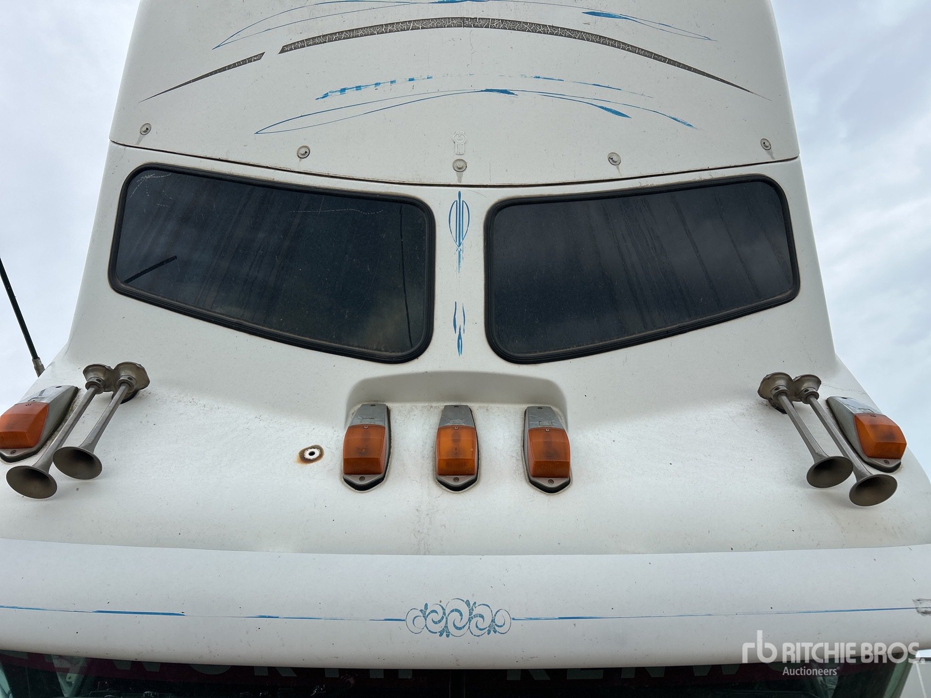 2004 Kenworth K104