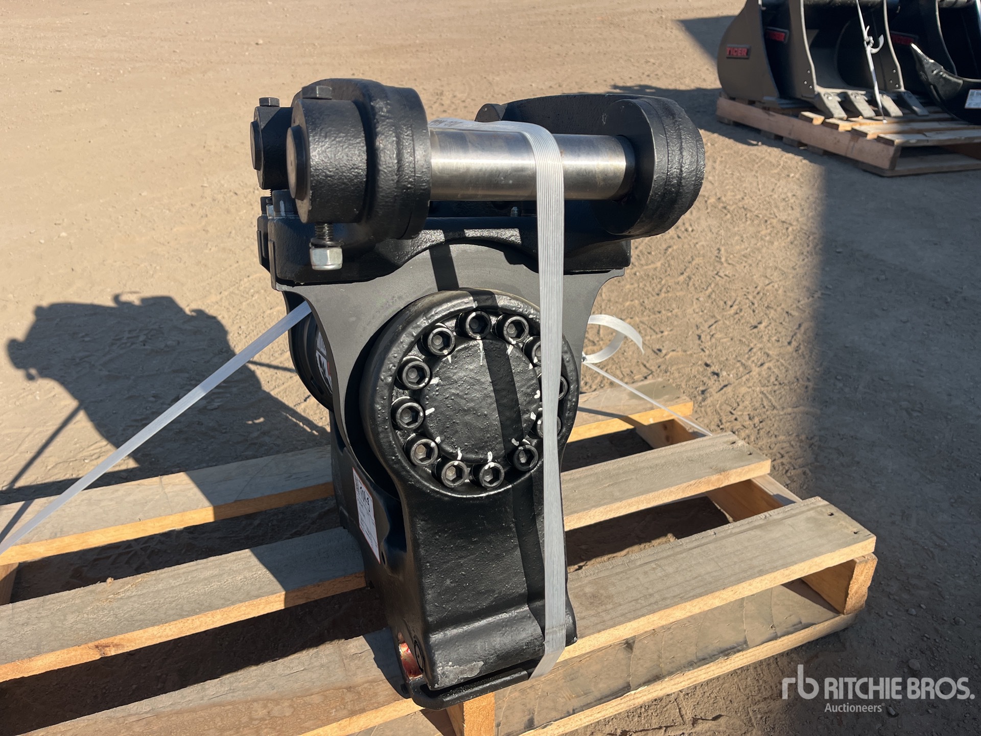 Miller HYDRAULIC TILTING EXCAVATOR (UN ...