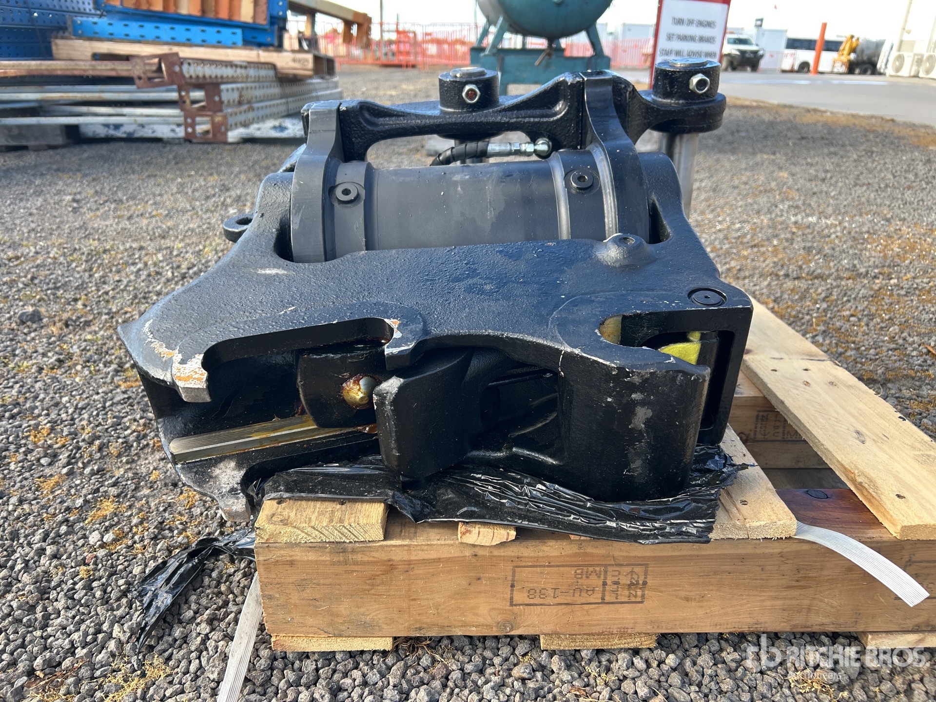 Miller HYDRAULIC TILTING (UNUSED)