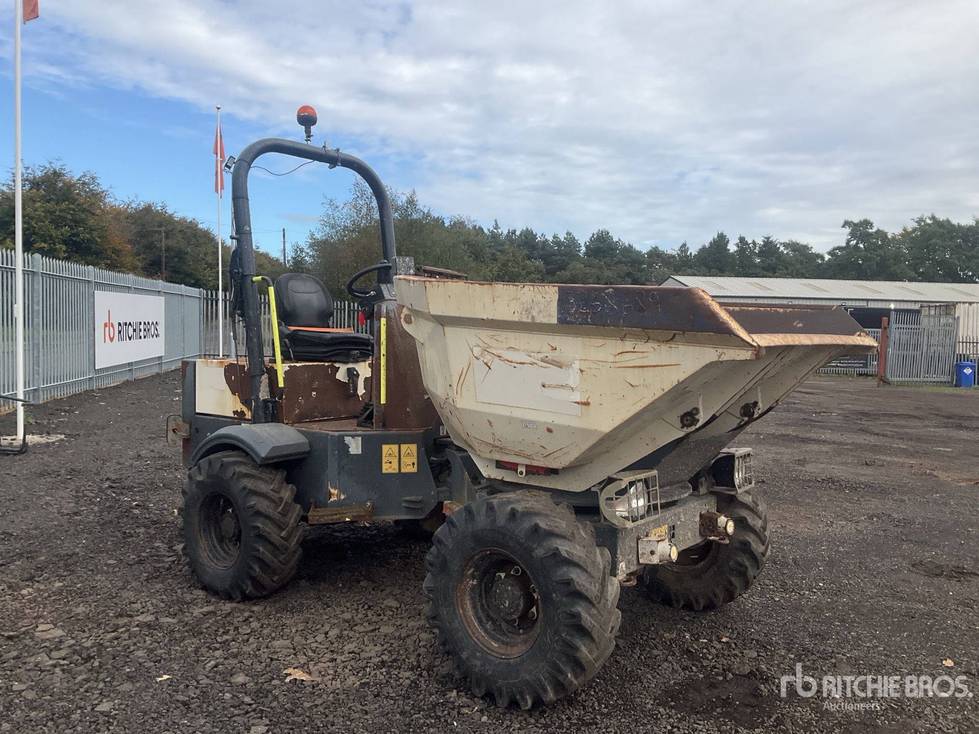 2016 Terex 3 TON 4X4 SWIVEL