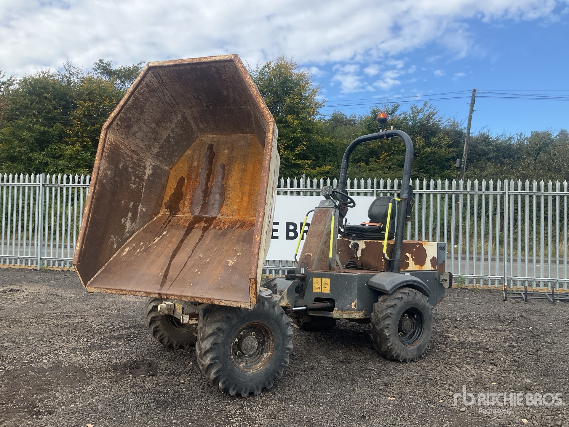 2016 Terex 3 TON 4X4 SWIVEL