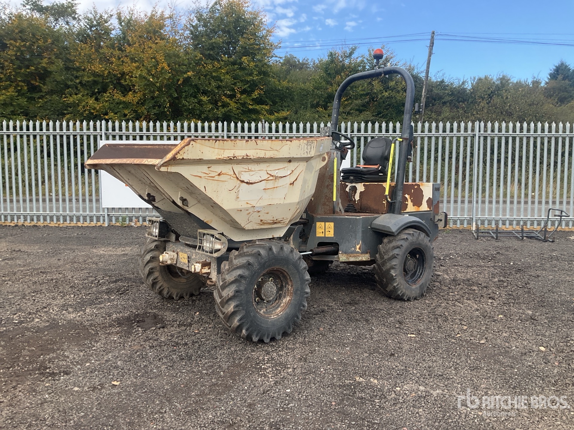 Photo of 2016 Terex 3 ton 4x4 Swivel