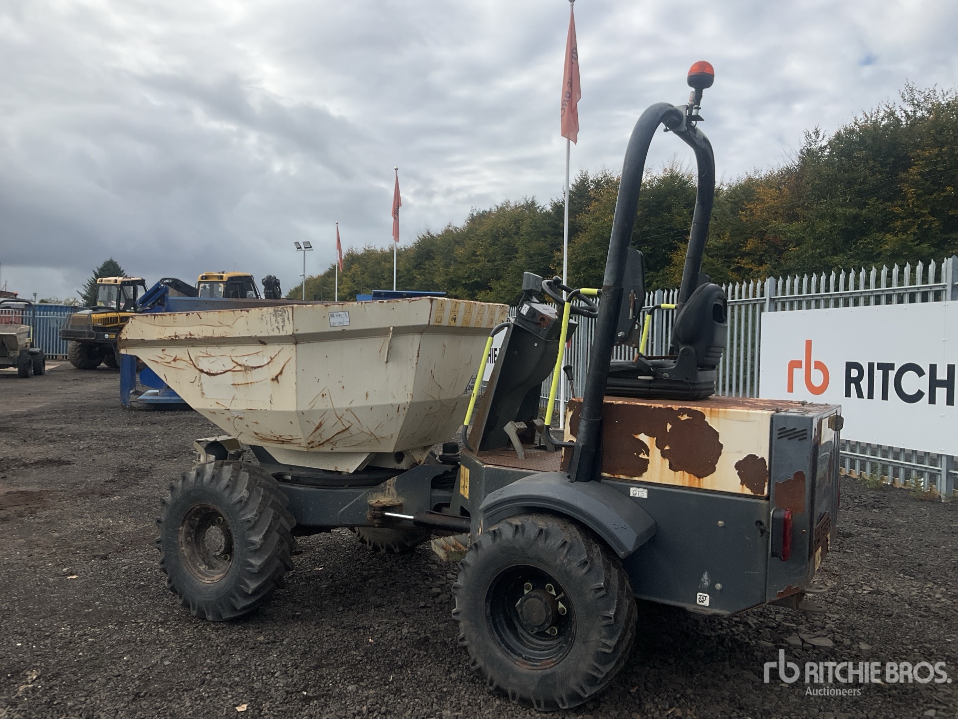 2016 Terex 3 TON 4X4 SWIVEL