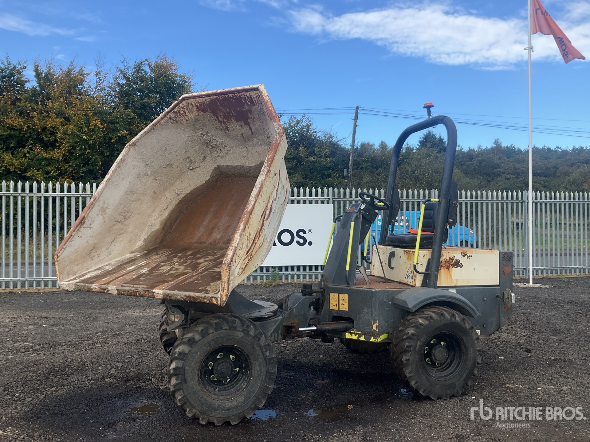 2016 Terex 3 TON 4X4 SWIVEL