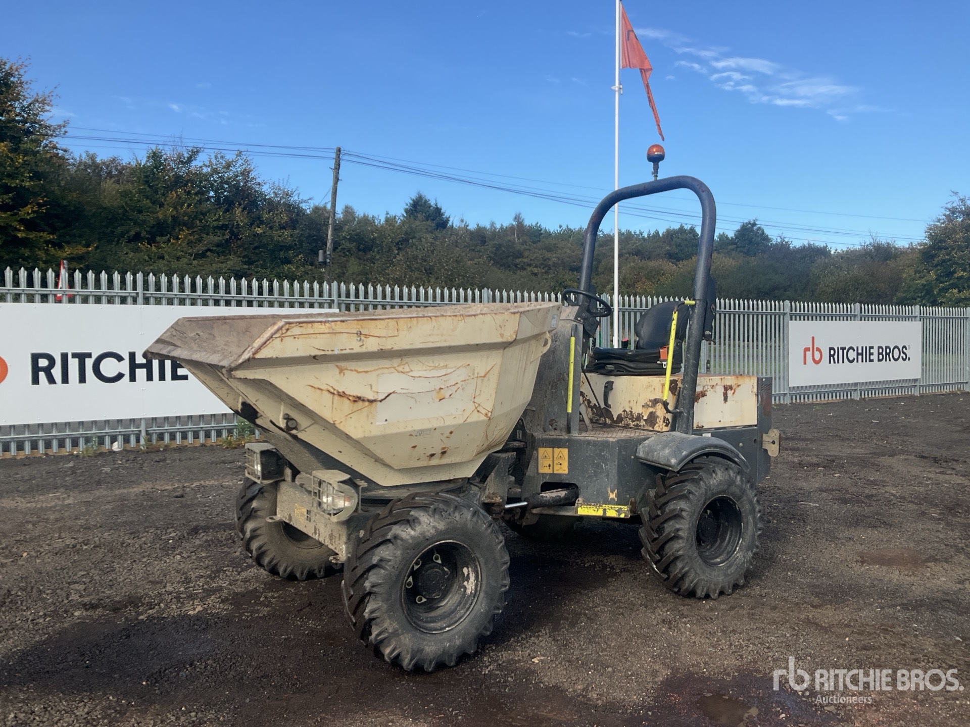 Photo of 2016 Terex 3 ton 4x4 Swivel