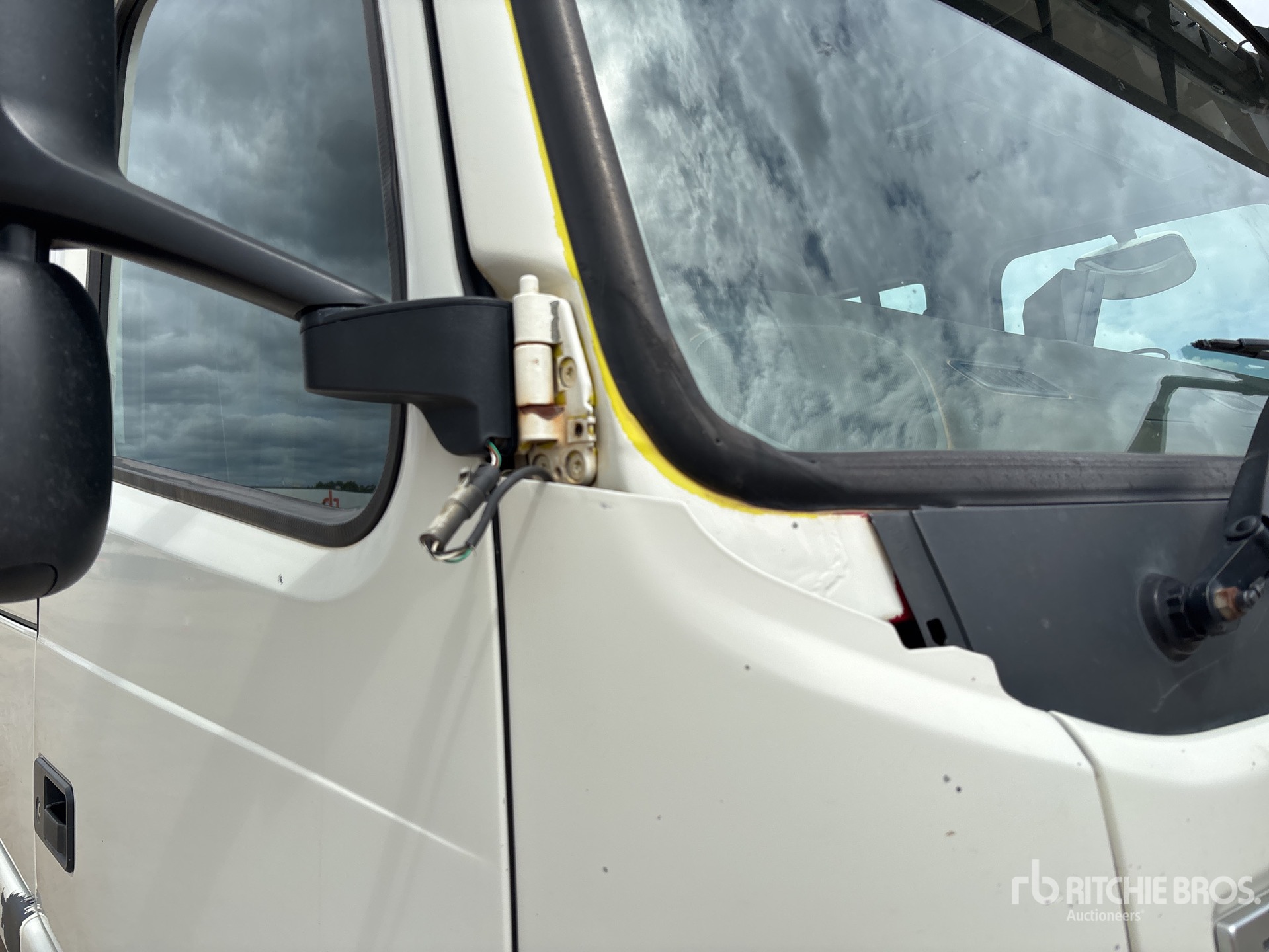 2011 Volvo FM13