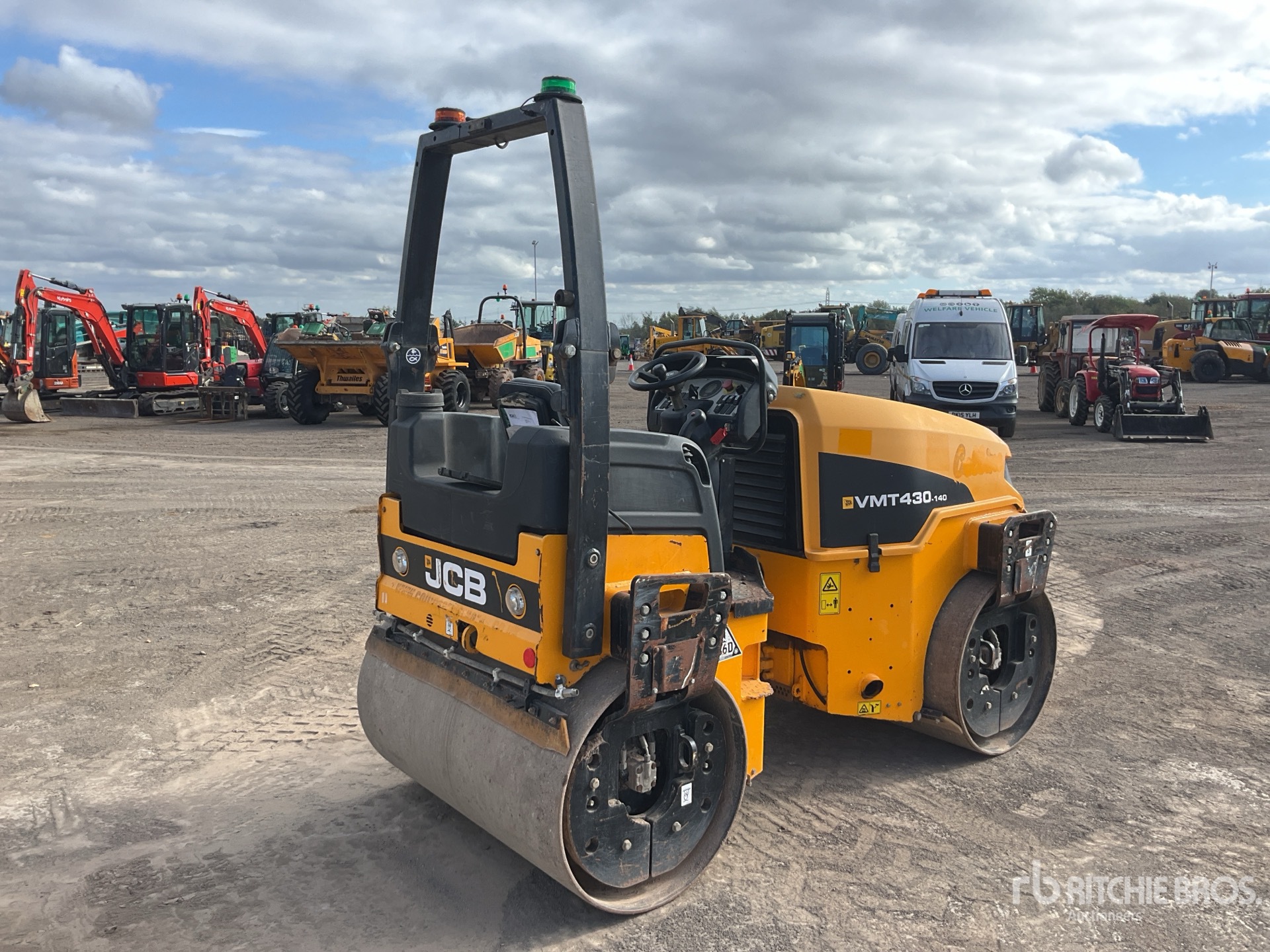 2019 JCB VMT430-140