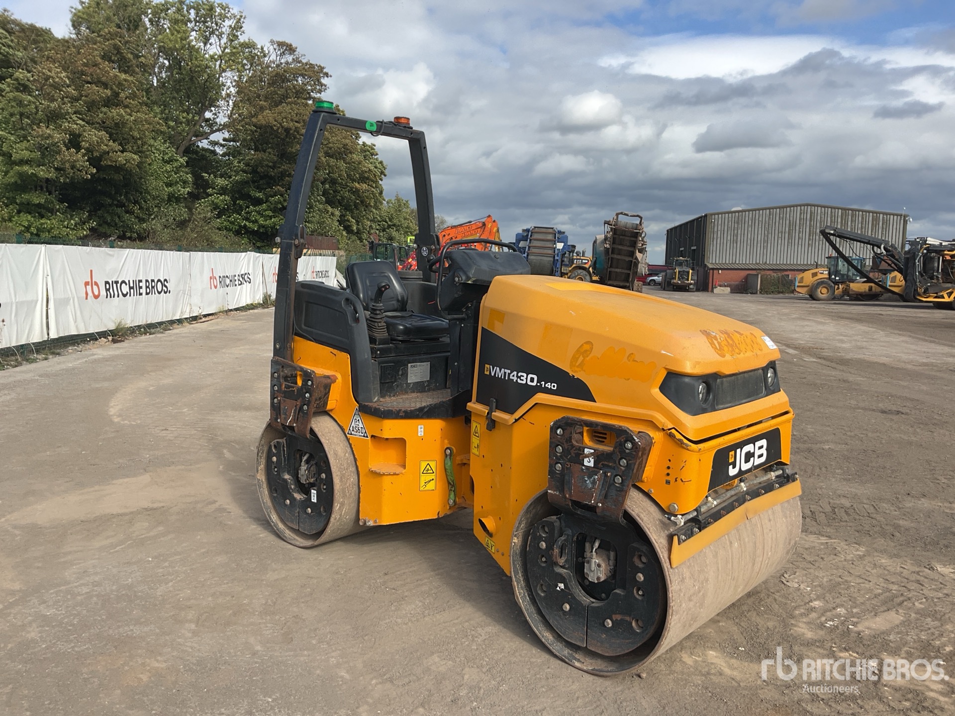 2019 JCB VMT430-140